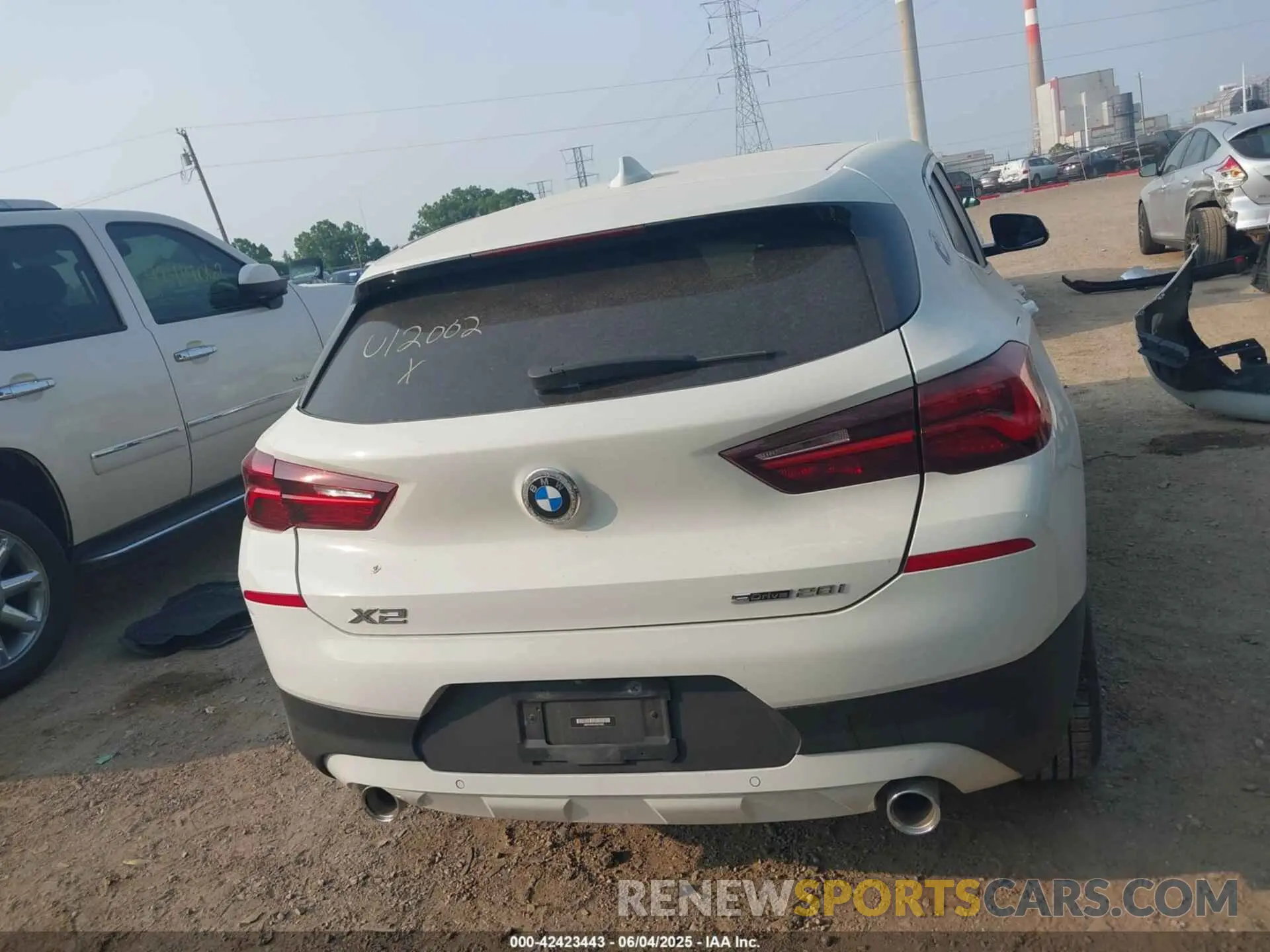 15 Photograph of a damaged car WBXYH9C01N5U12002 BMW X2 2022