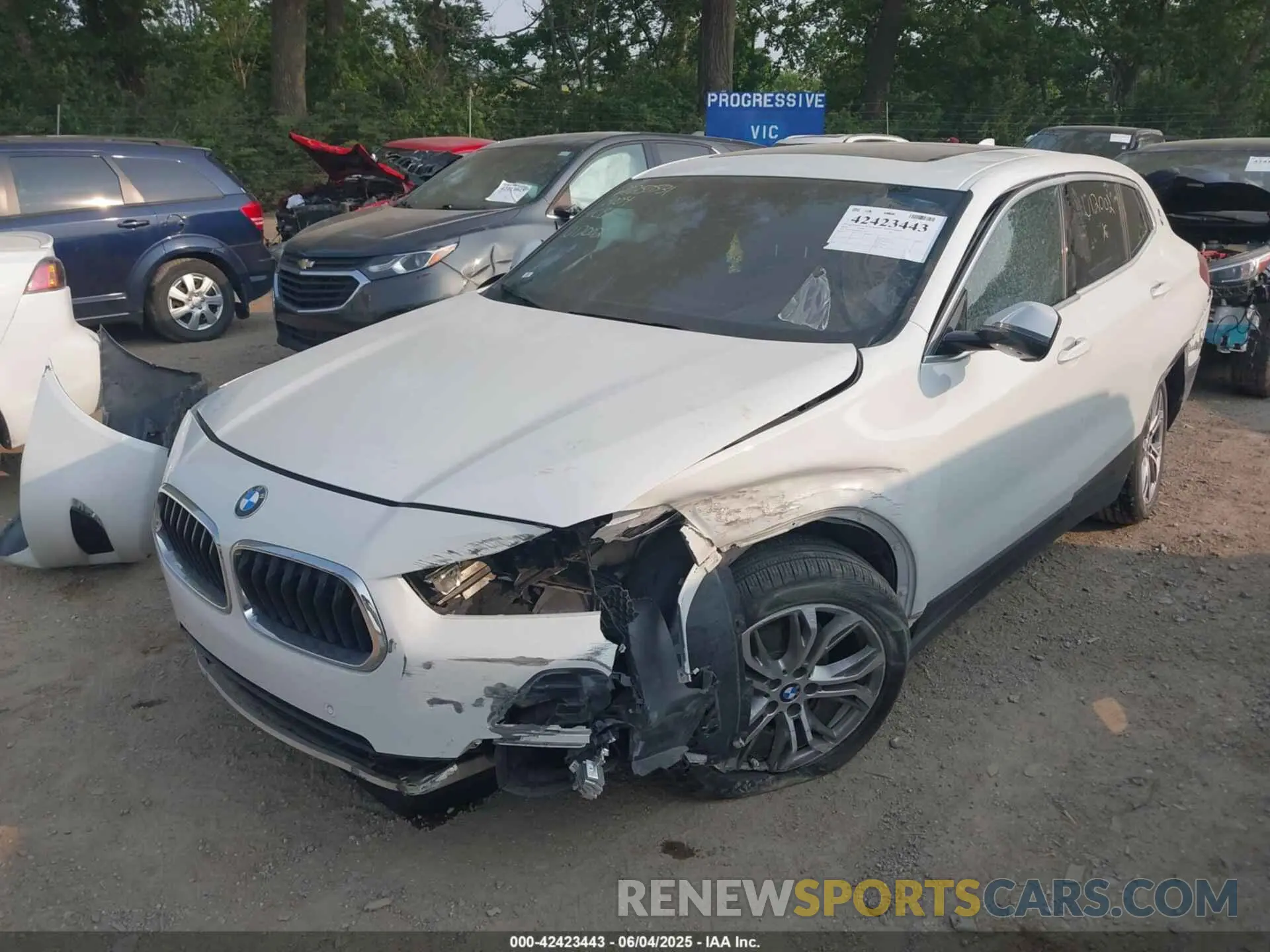 2 Photograph of a damaged car WBXYH9C01N5U12002 BMW X2 2022