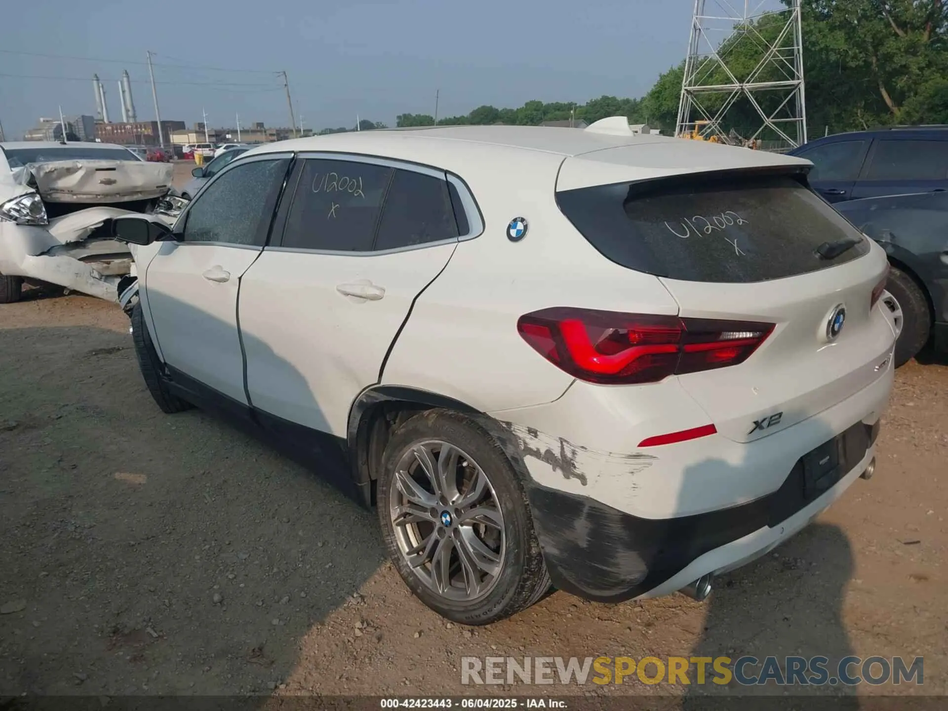 3 Photograph of a damaged car WBXYH9C01N5U12002 BMW X2 2022