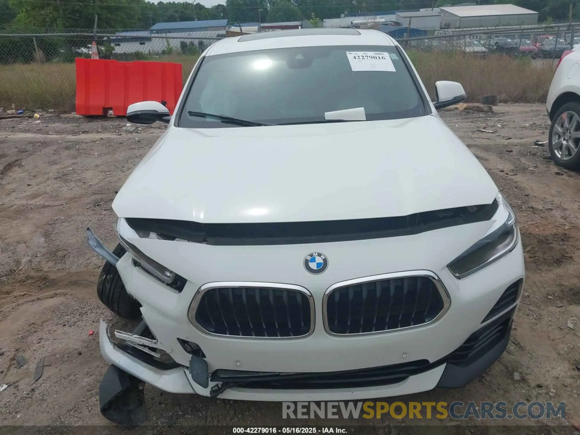 12 Photograph of a damaged car WBXYH9C02N5U61967 BMW X2 2022