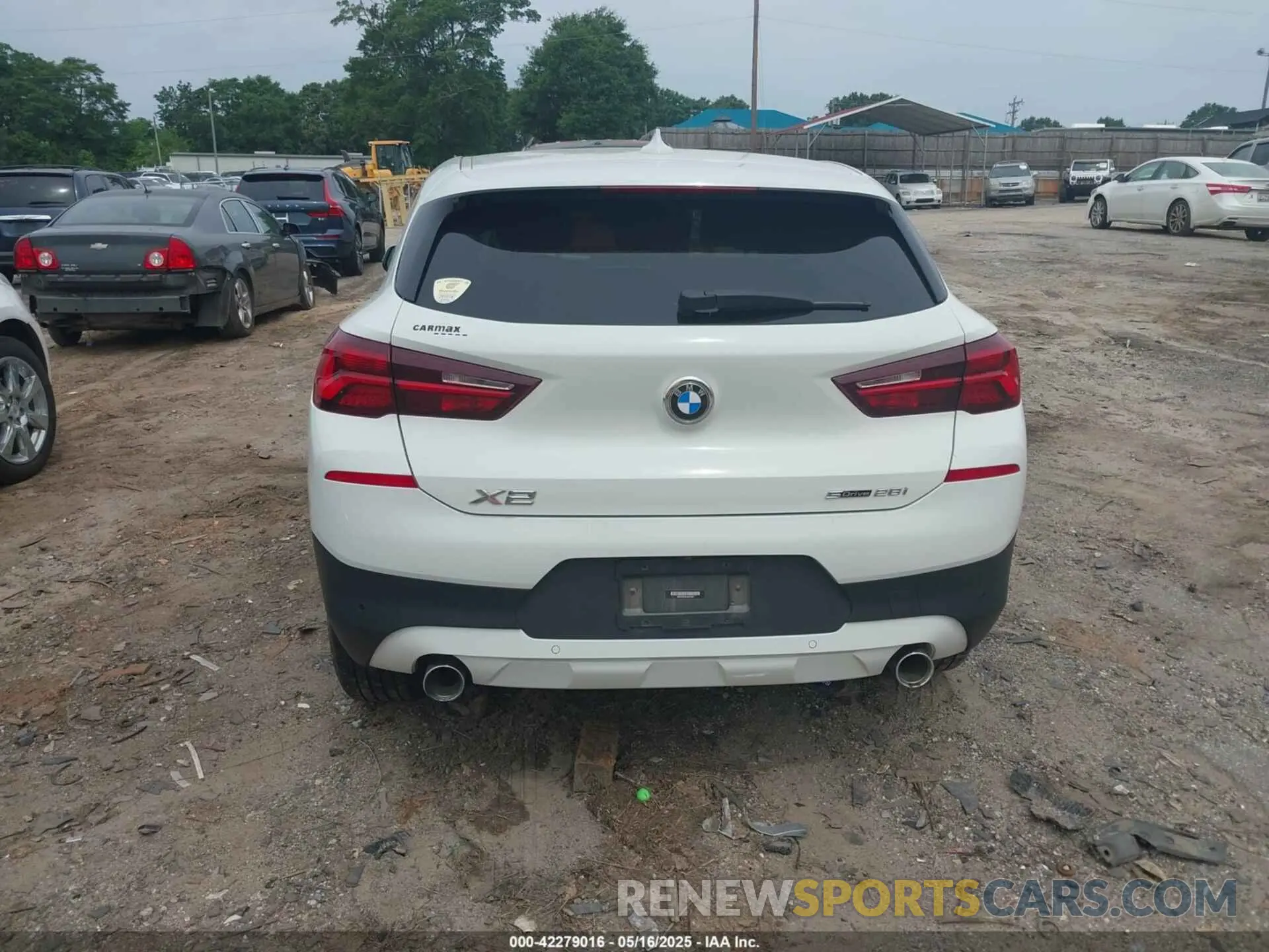 16 Photograph of a damaged car WBXYH9C02N5U61967 BMW X2 2022