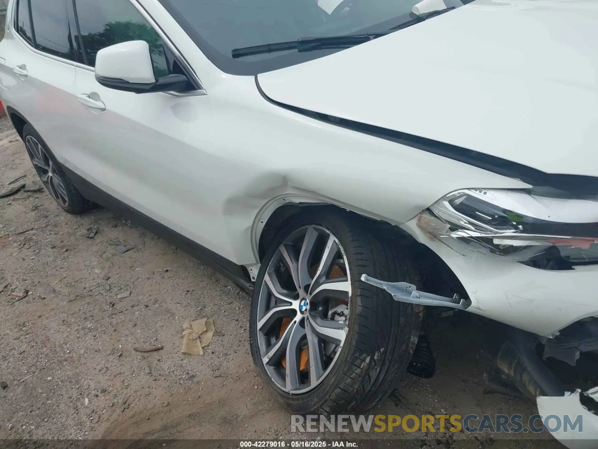 6 Photograph of a damaged car WBXYH9C02N5U61967 BMW X2 2022