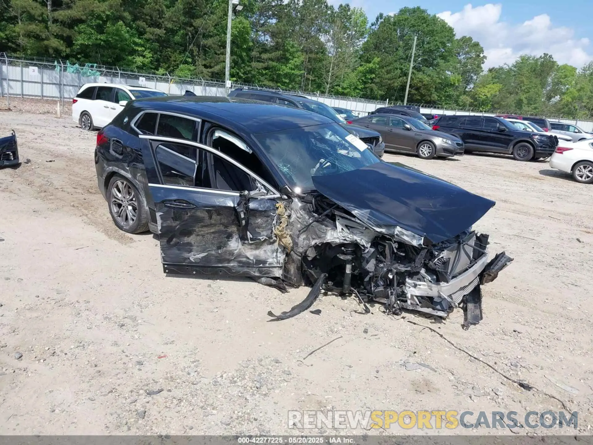 1 Photograph of a damaged car WBXYH9C0XN5U13102 BMW X2 2022