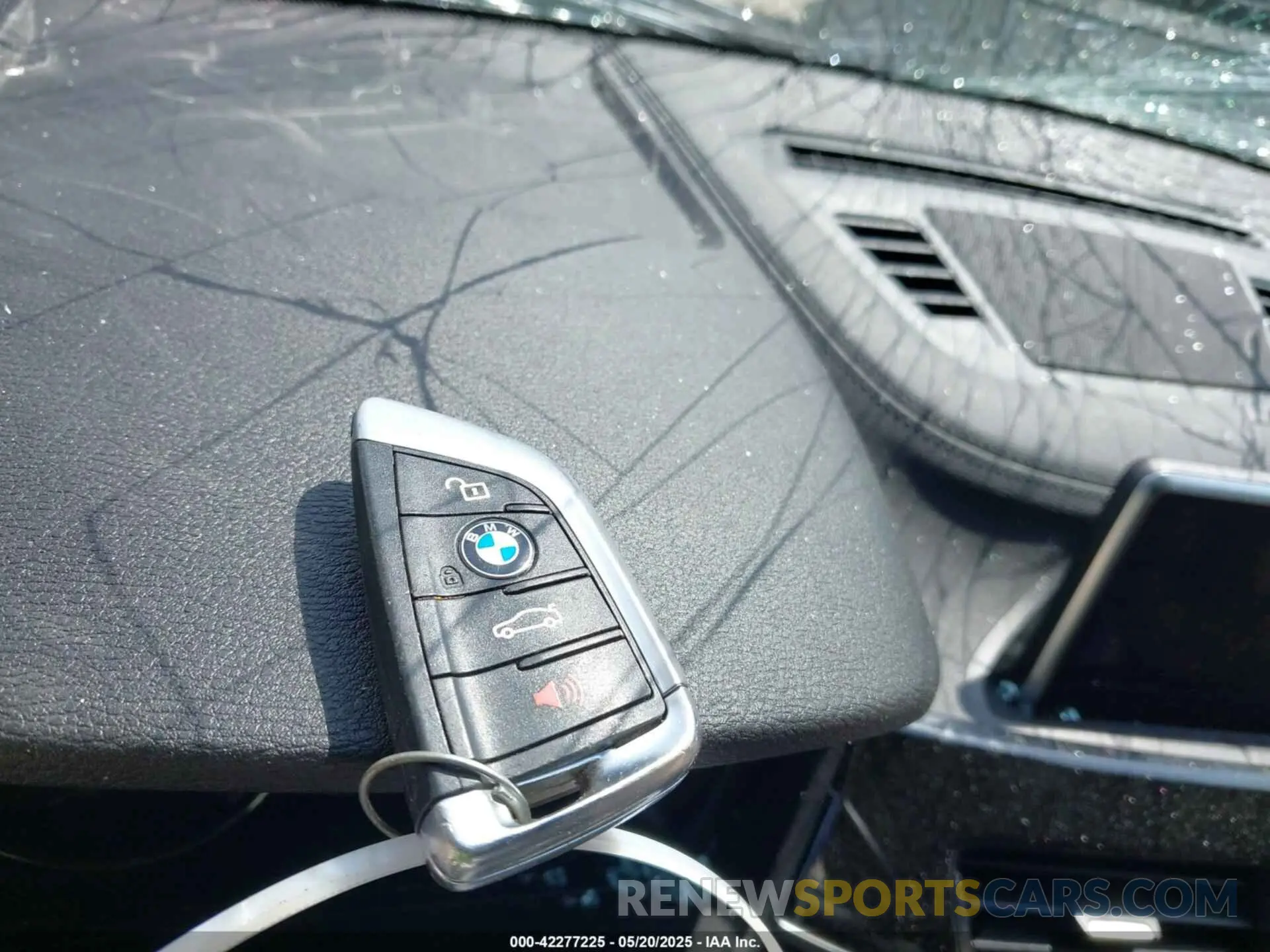 11 Photograph of a damaged car WBXYH9C0XN5U13102 BMW X2 2022