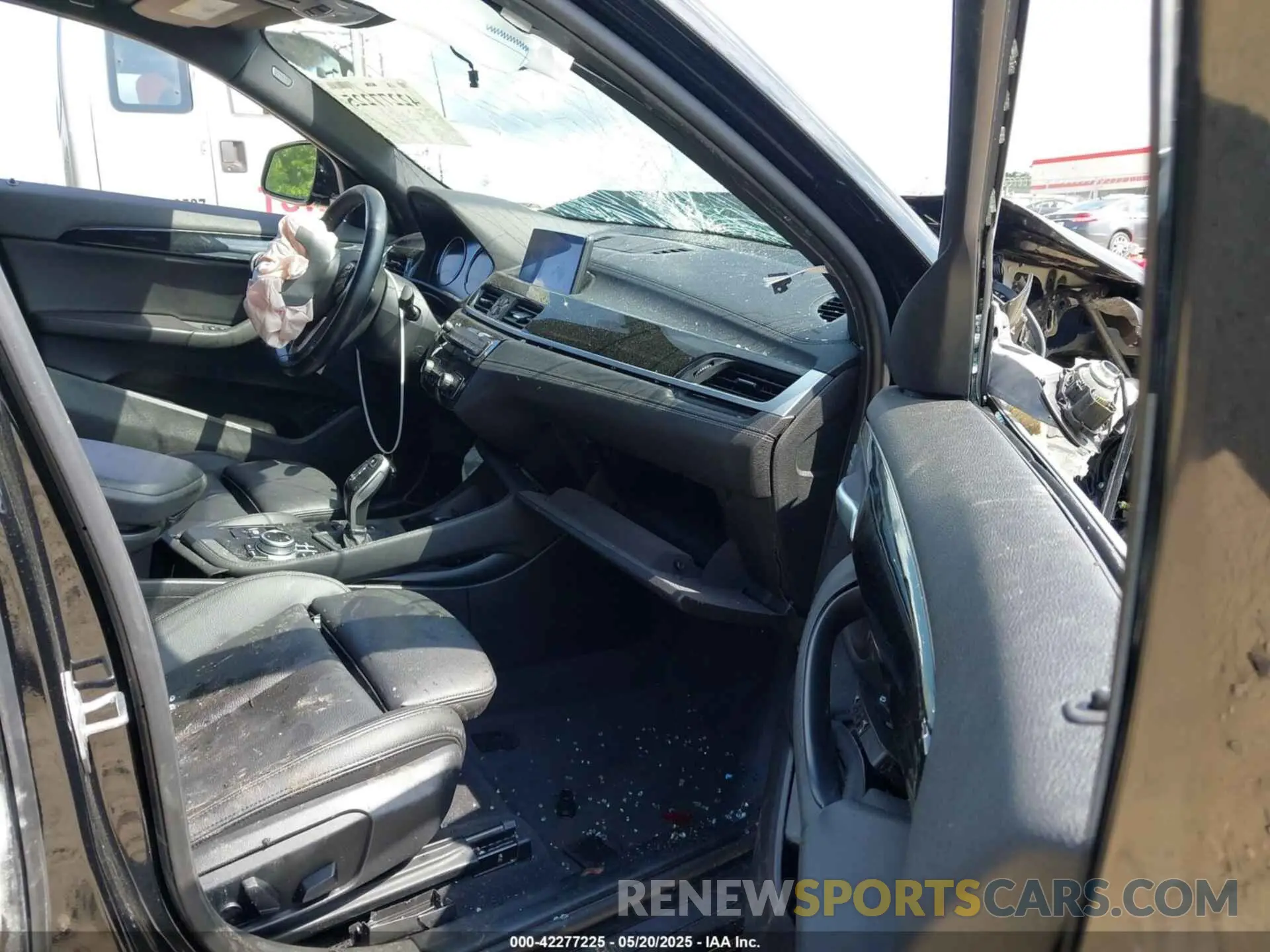 5 Photograph of a damaged car WBXYH9C0XN5U13102 BMW X2 2022