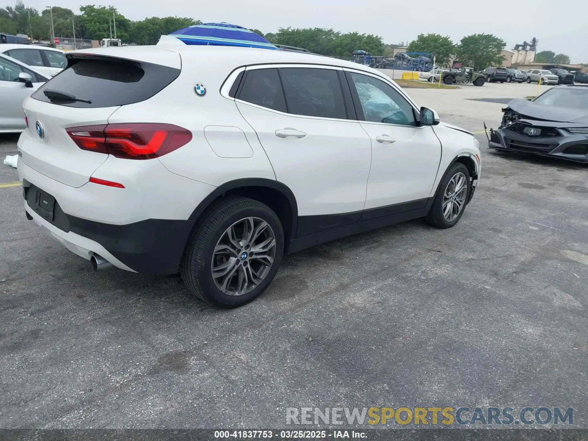 4 Photograph of a damaged car WBXYJ1C01N5U24768 BMW X2 2022