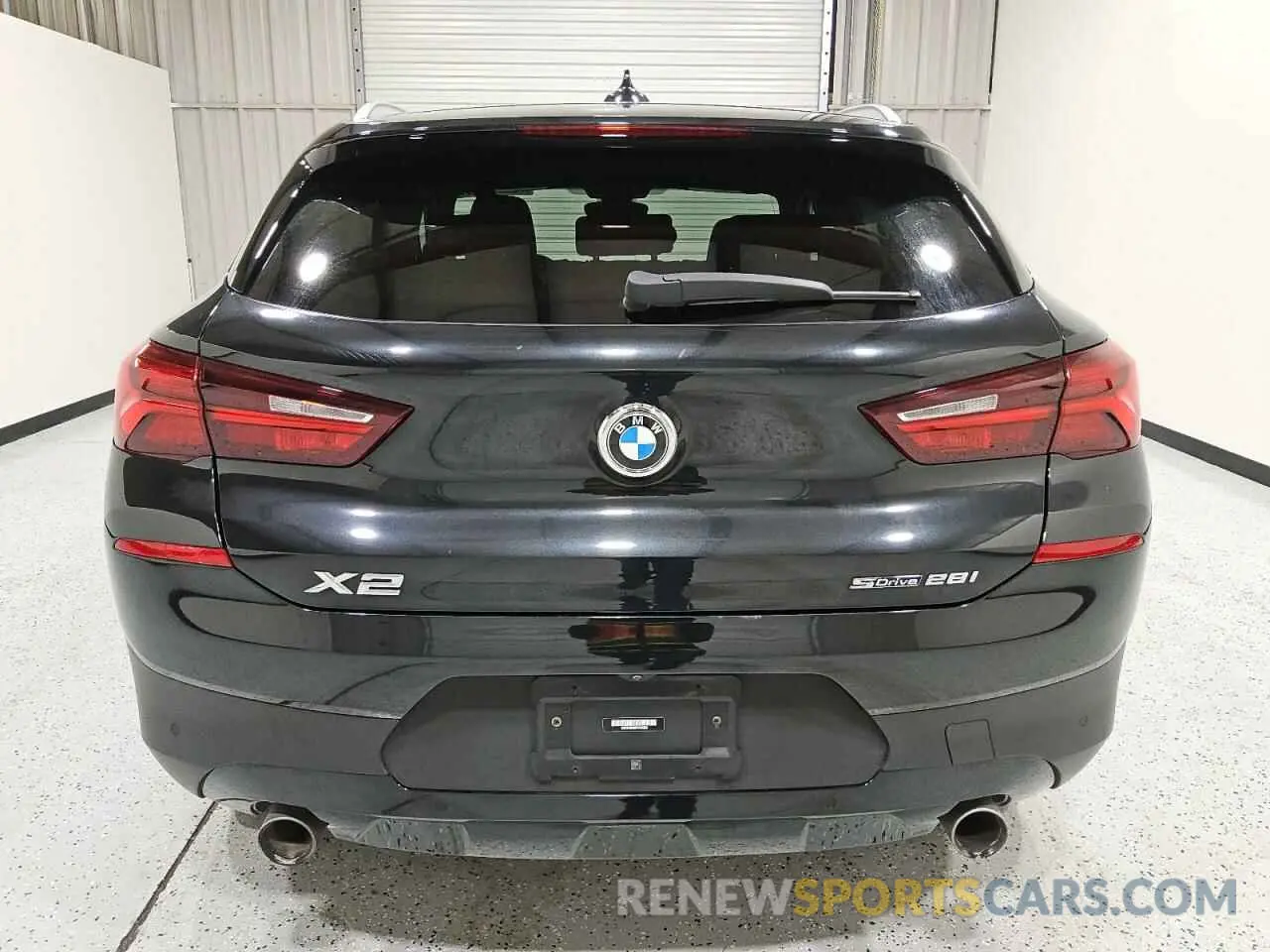 6 Photograph of a damaged car WBXYH9C08P5V34293 BMW X2 2023