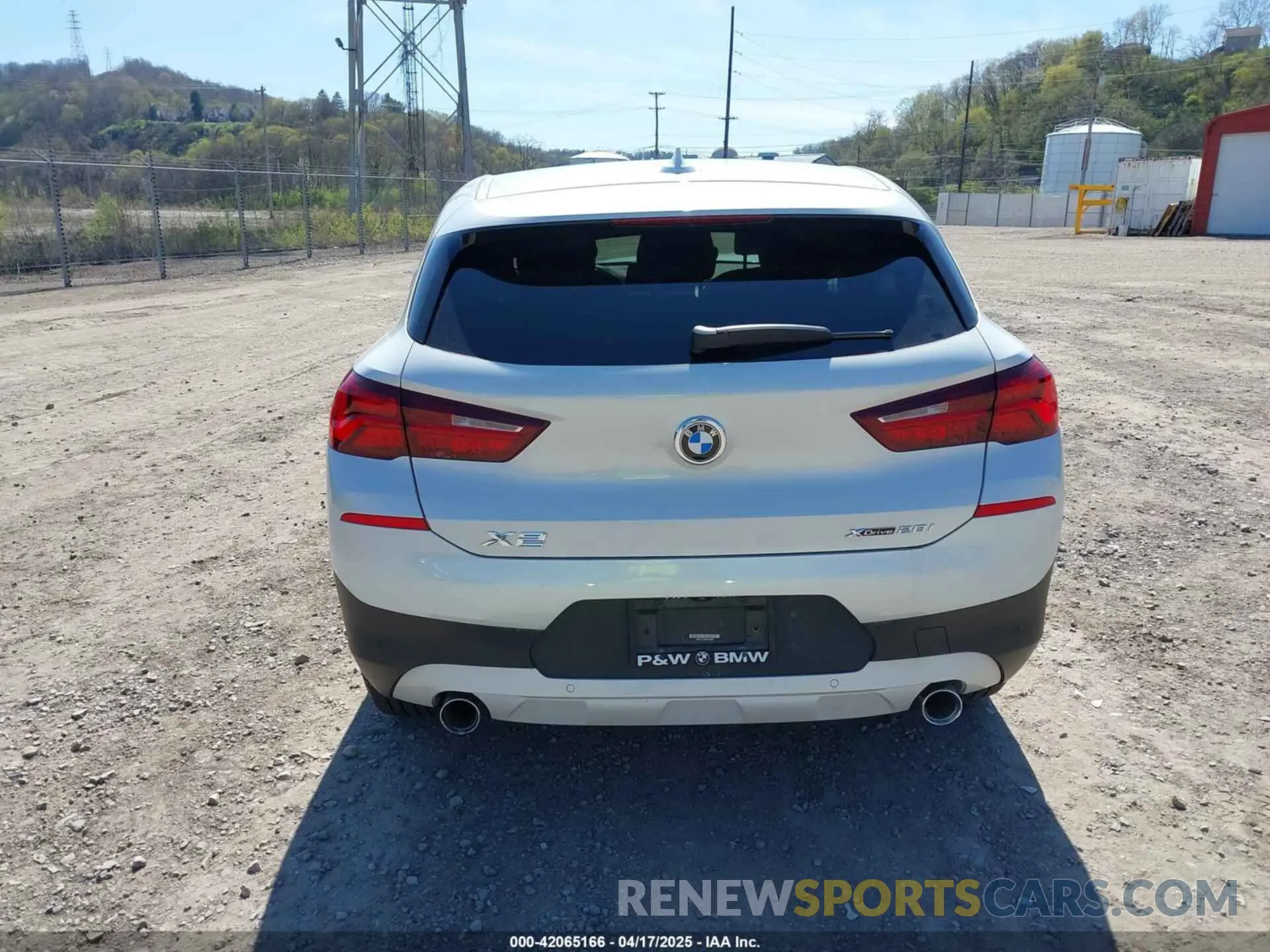 17 Photograph of a damaged car WBXYJ1C0XP5V29988 BMW X2 2023