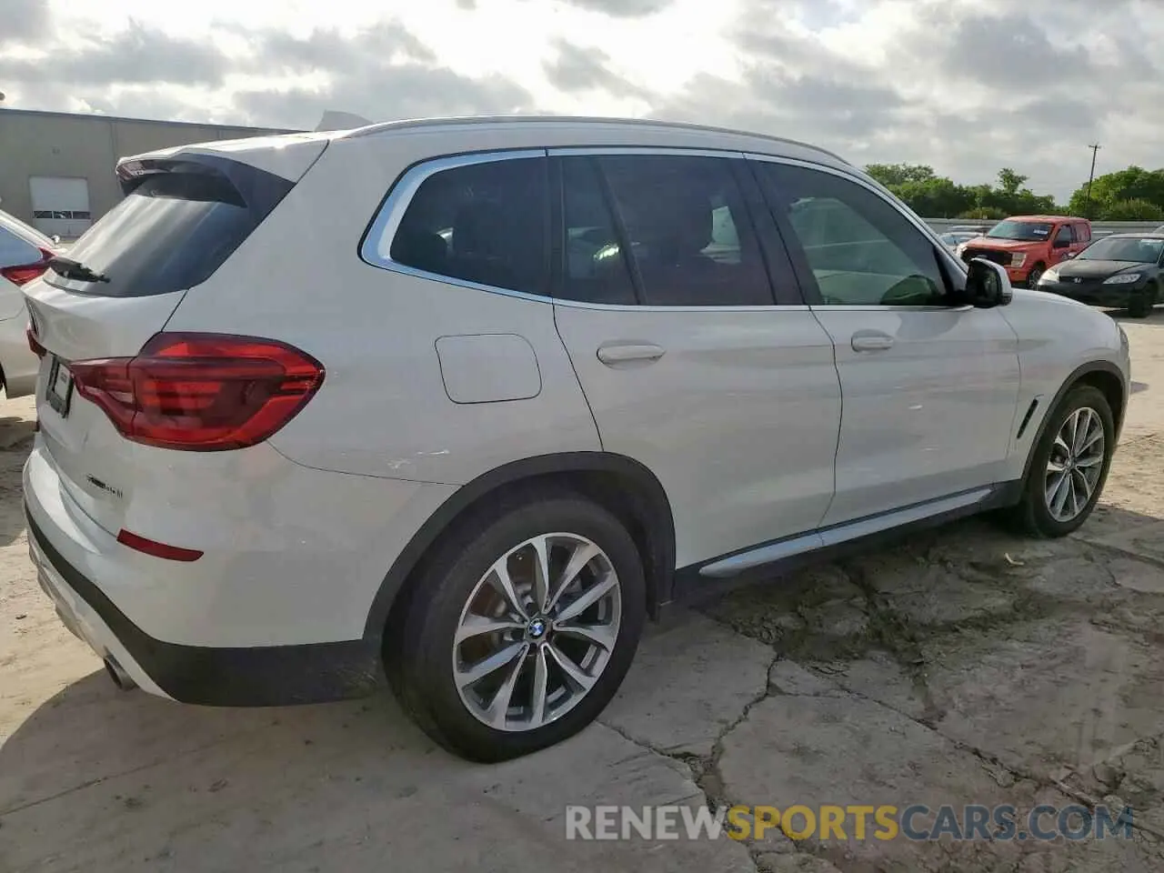 3 Photograph of a damaged car 5UXTR7C50KLE94138 BMW X3 2019