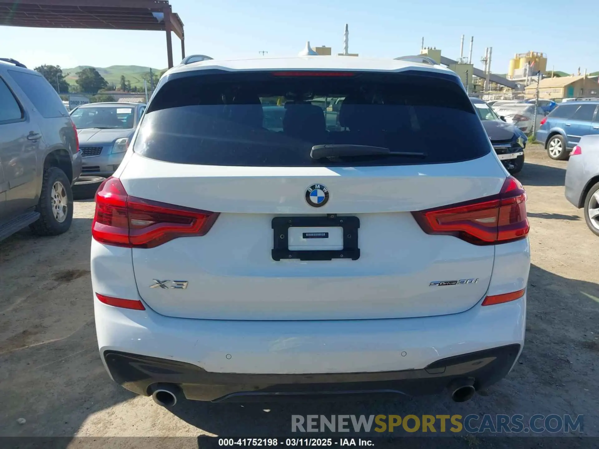 16 Photograph of a damaged car 5UXTR7C50KLF24450 BMW X3 2019