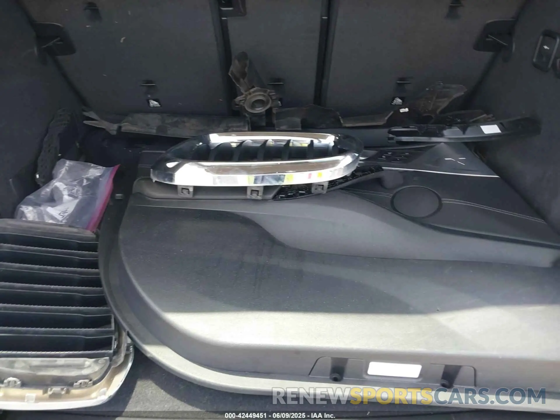 12 Photograph of a damaged car 5UXTR7C50KLF31866 BMW X3 2019
