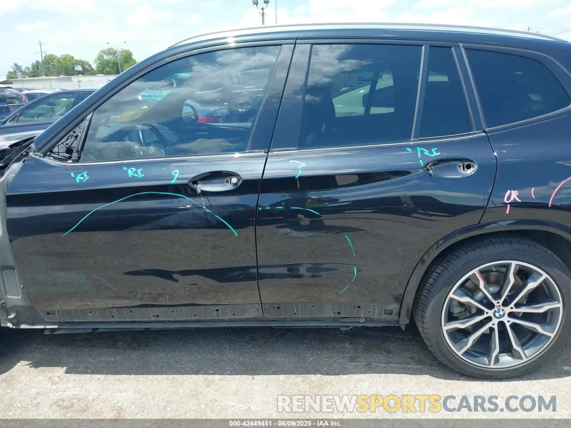 15 Photograph of a damaged car 5UXTR7C50KLF31866 BMW X3 2019
