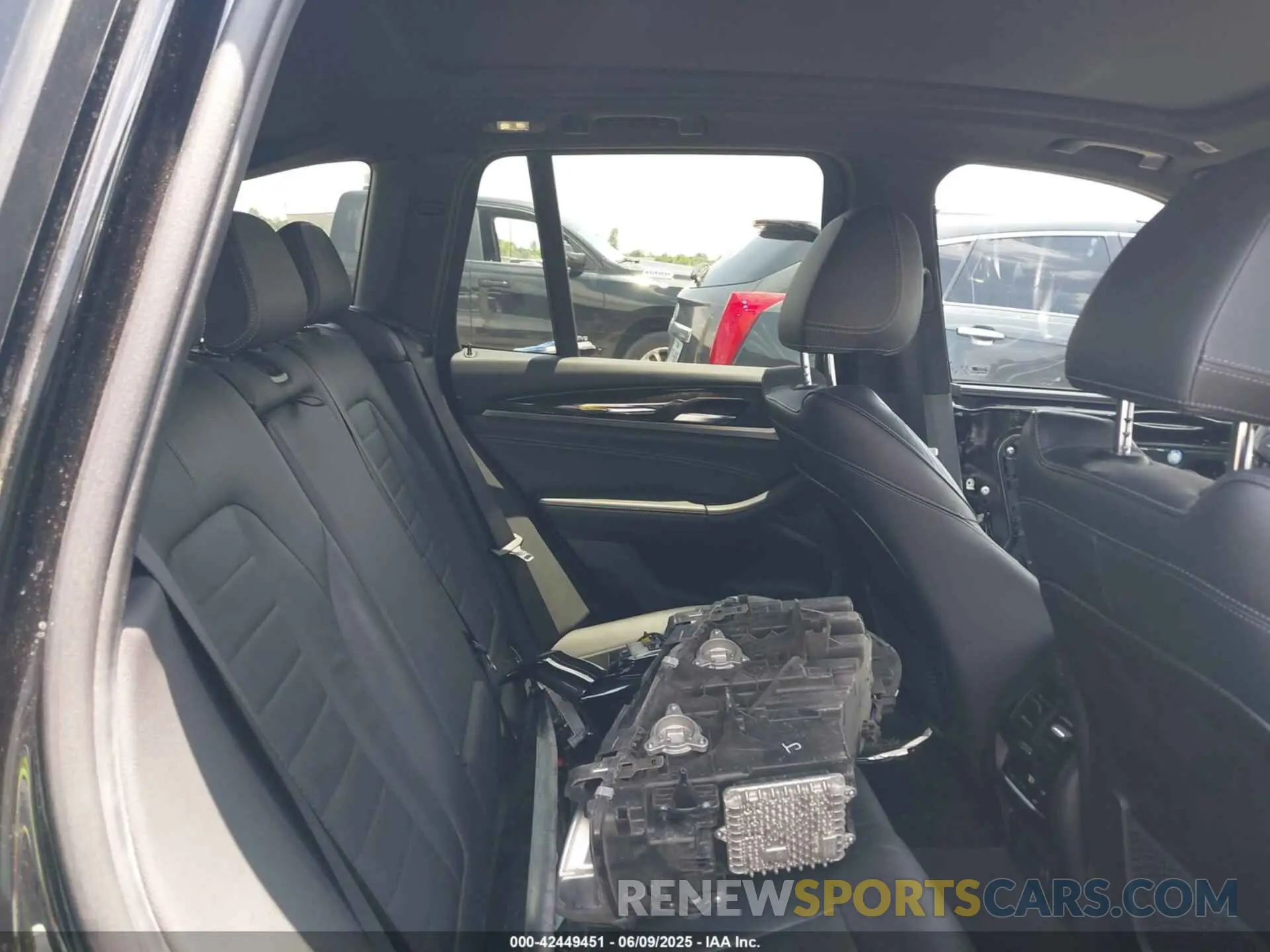 8 Photograph of a damaged car 5UXTR7C50KLF31866 BMW X3 2019