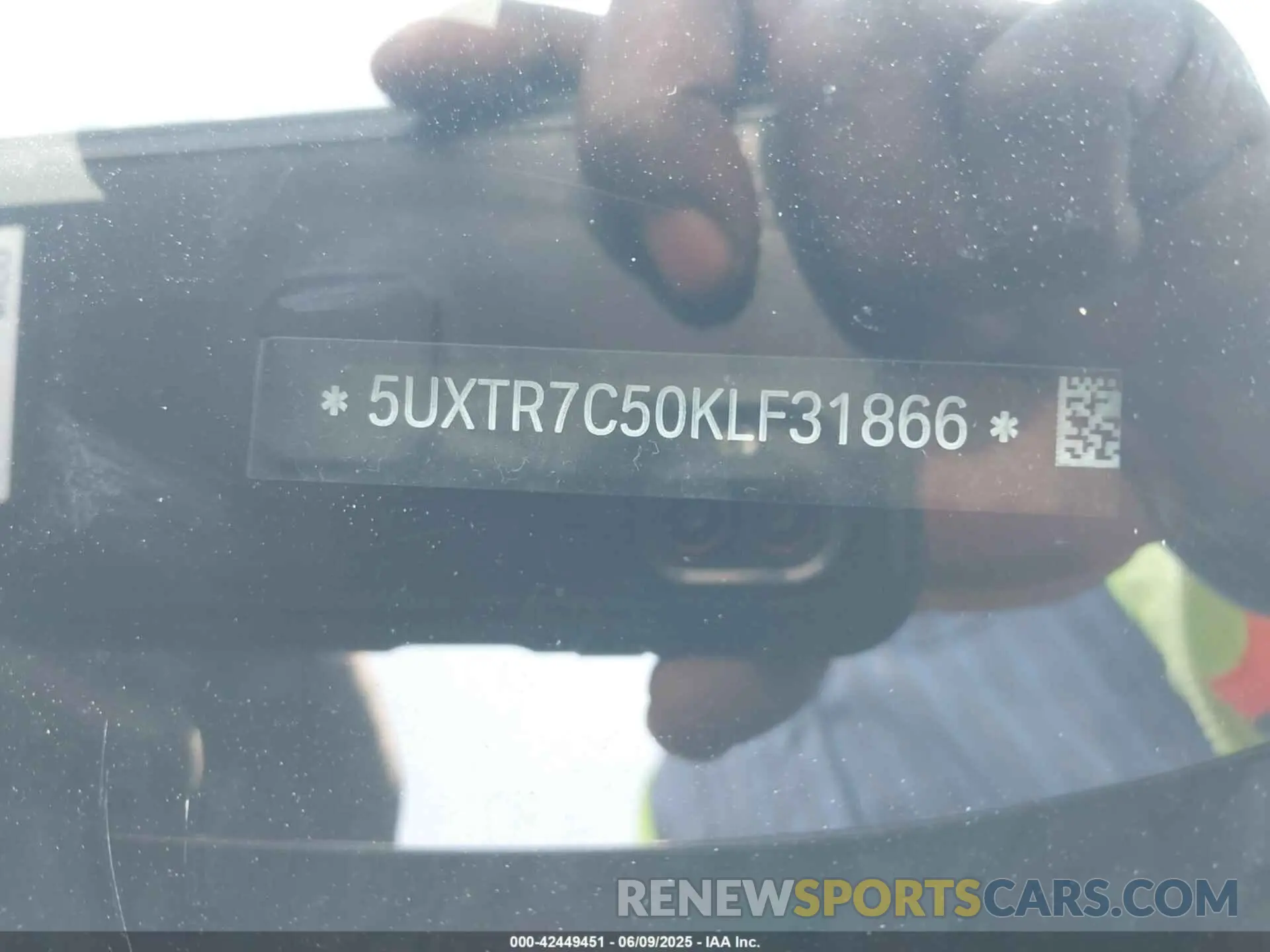 9 Photograph of a damaged car 5UXTR7C50KLF31866 BMW X3 2019