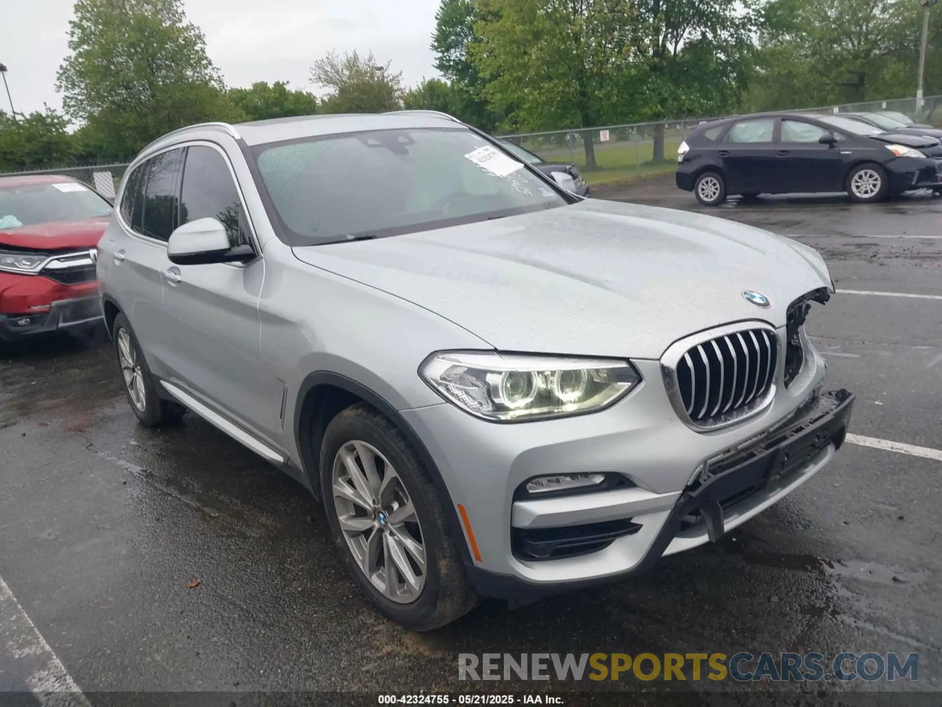 1 Photograph of a damaged car 5UXTR7C50KLF33892 BMW X3 2019