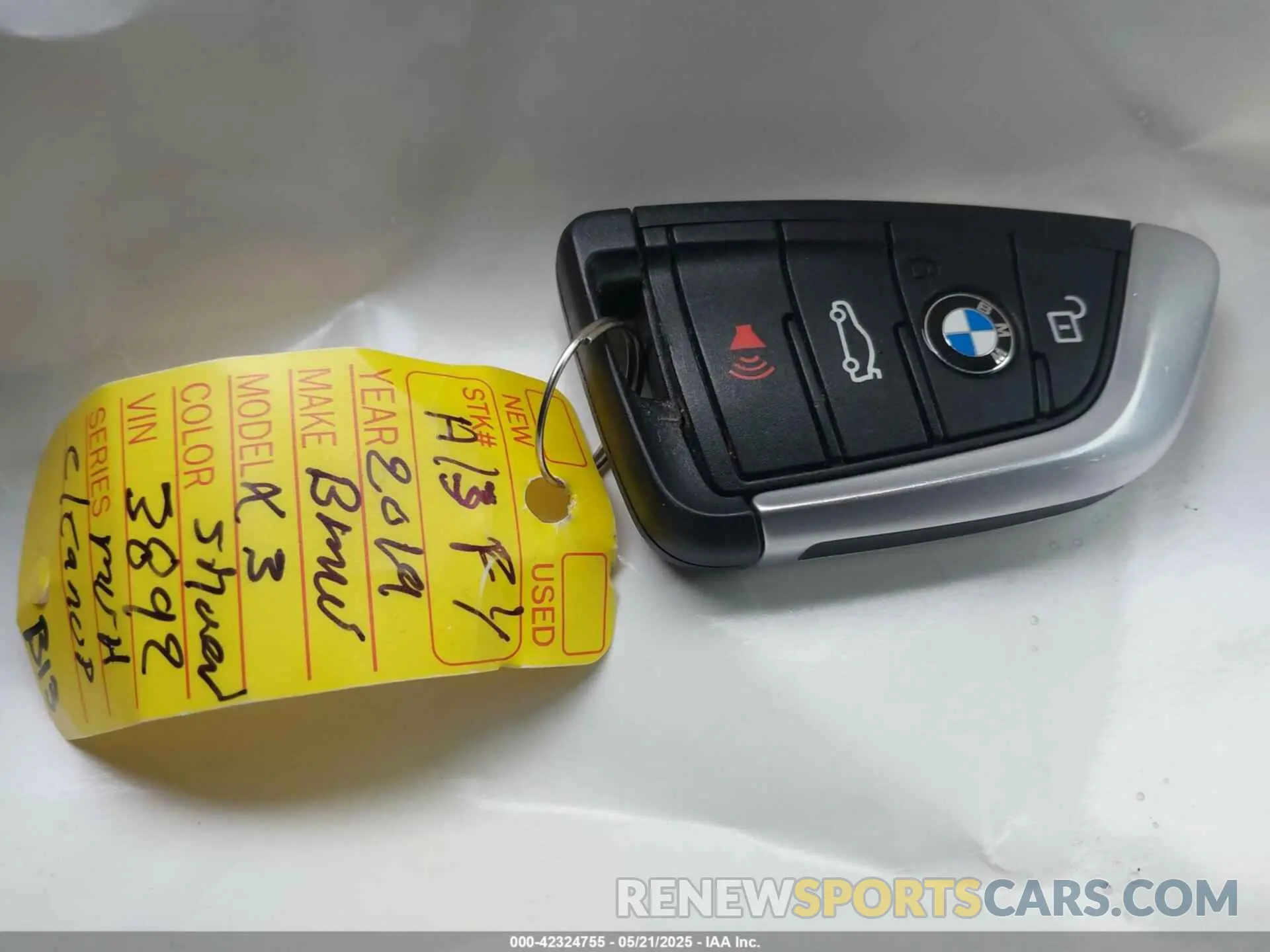 11 Photograph of a damaged car 5UXTR7C50KLF33892 BMW X3 2019