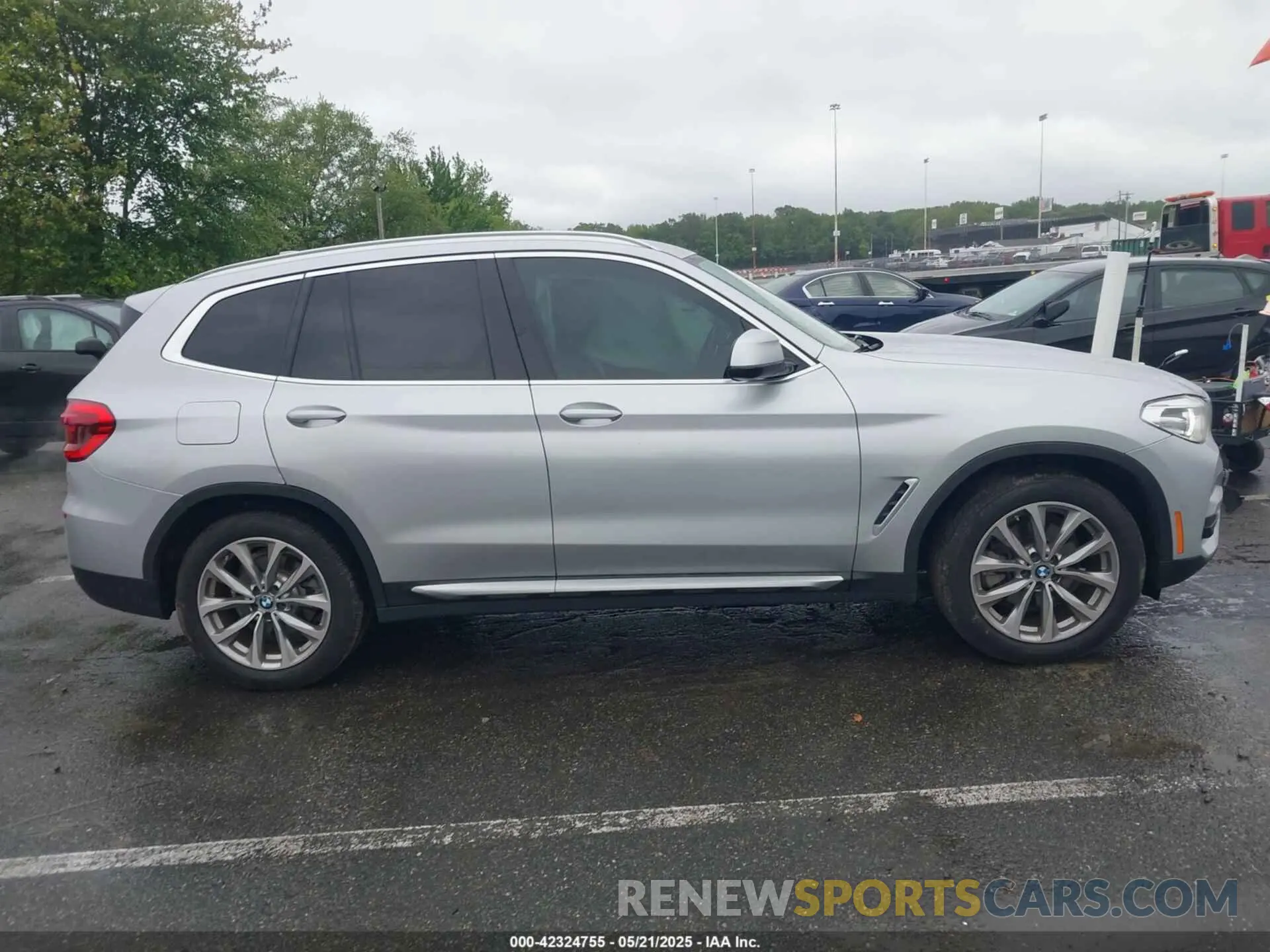 13 Photograph of a damaged car 5UXTR7C50KLF33892 BMW X3 2019