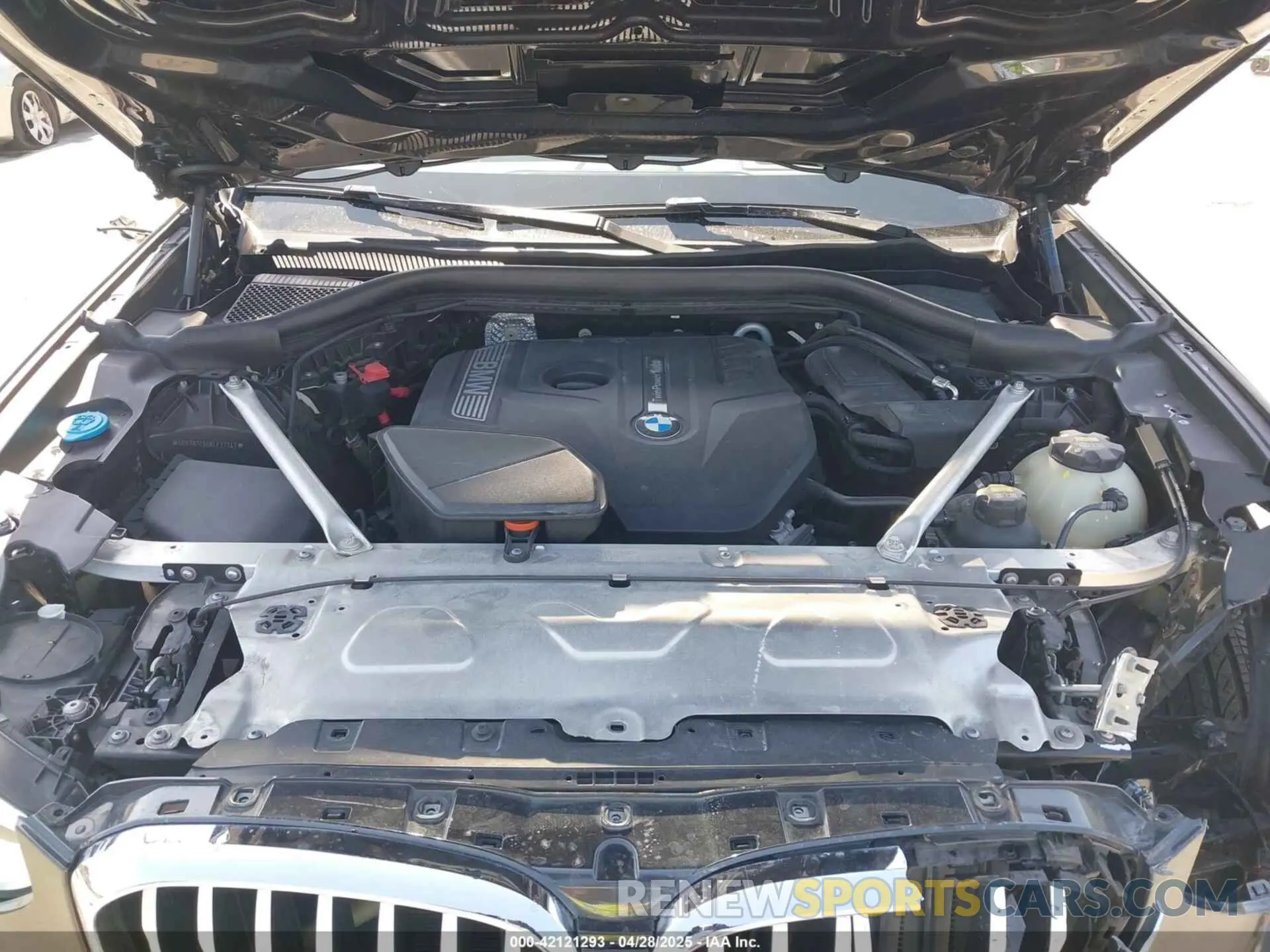 10 Photograph of a damaged car 5UXTR7C50KLF37747 BMW X3 2019