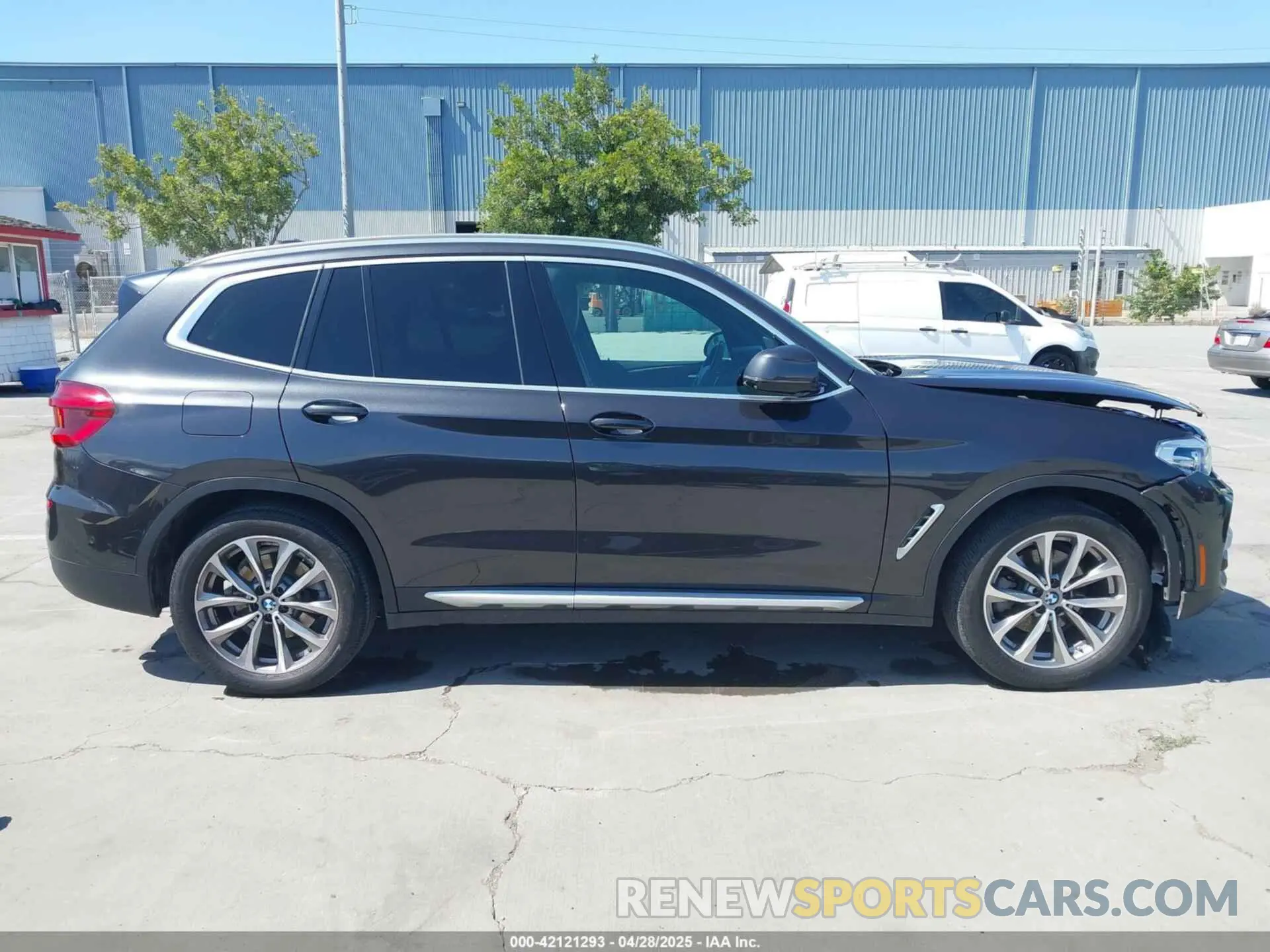 13 Photograph of a damaged car 5UXTR7C50KLF37747 BMW X3 2019