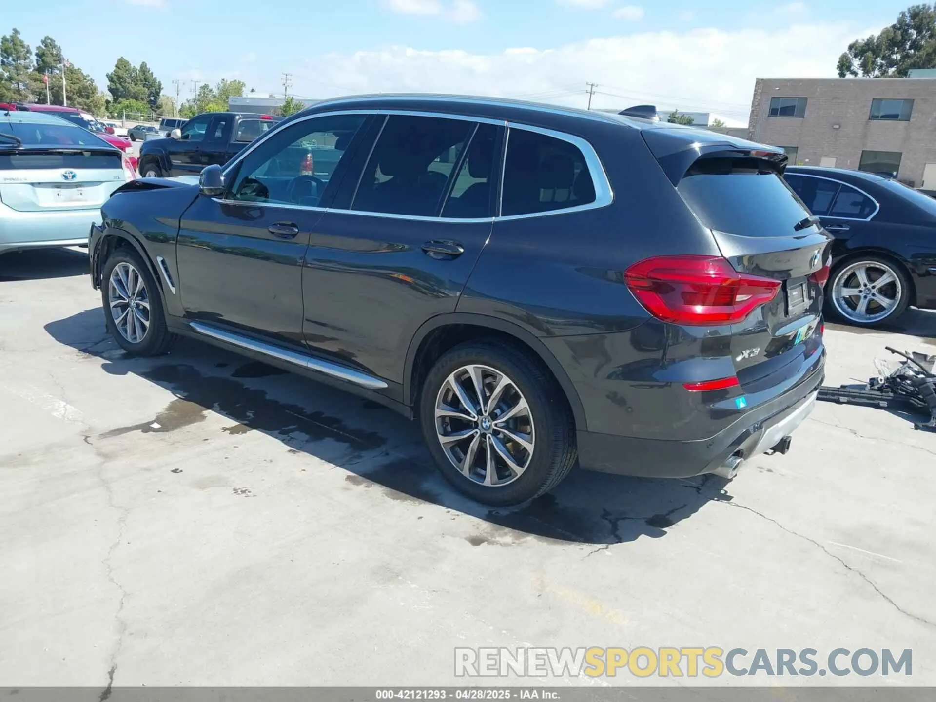 3 Photograph of a damaged car 5UXTR7C50KLF37747 BMW X3 2019