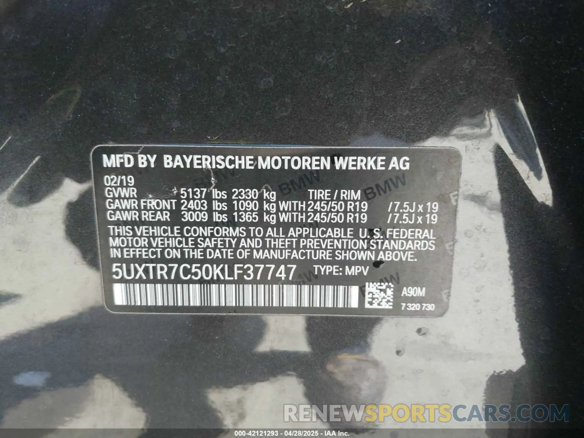 9 Photograph of a damaged car 5UXTR7C50KLF37747 BMW X3 2019