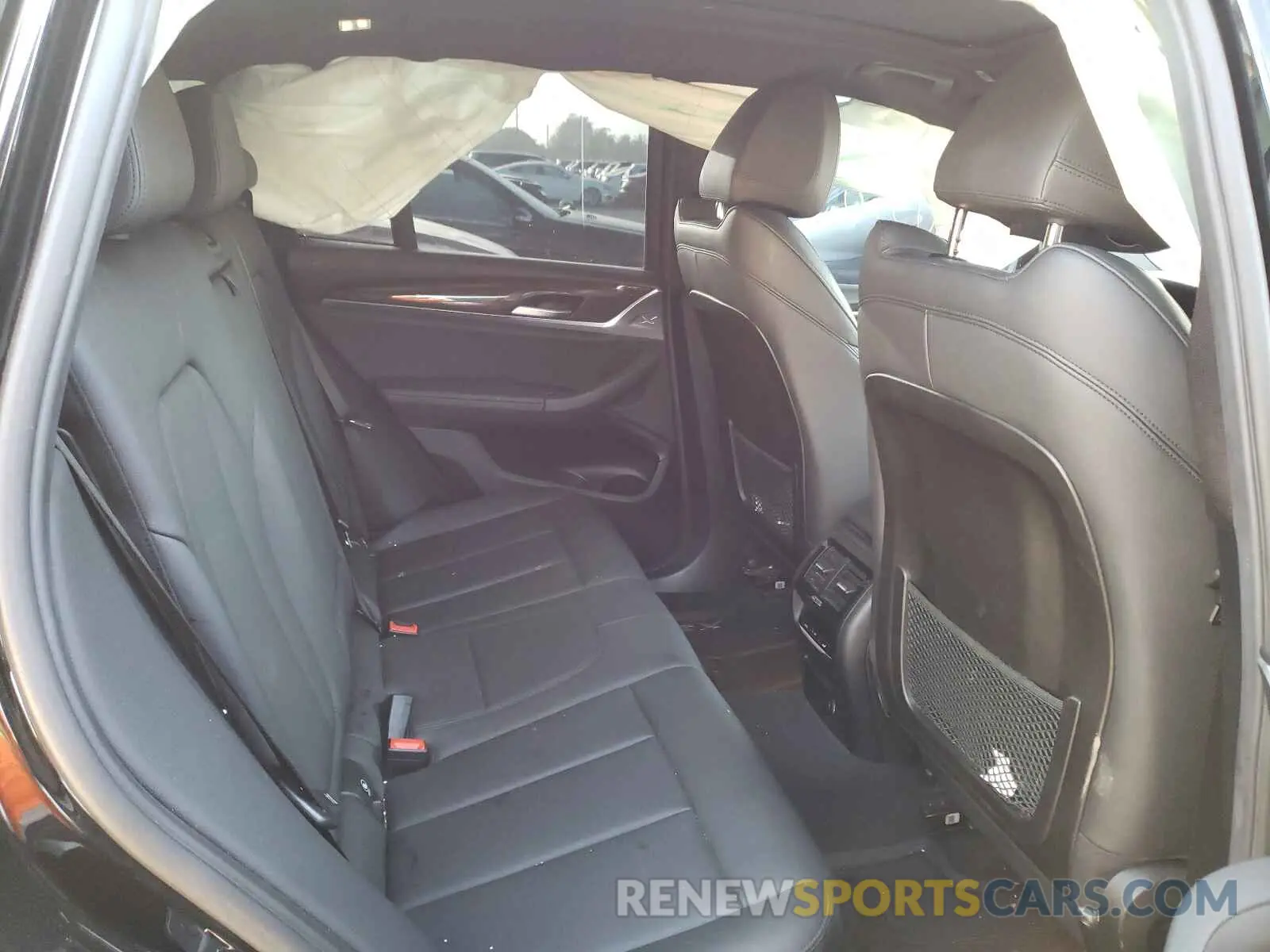 6 Photograph of a damaged car 5UXTR7C51KLA48435 BMW X3 2019