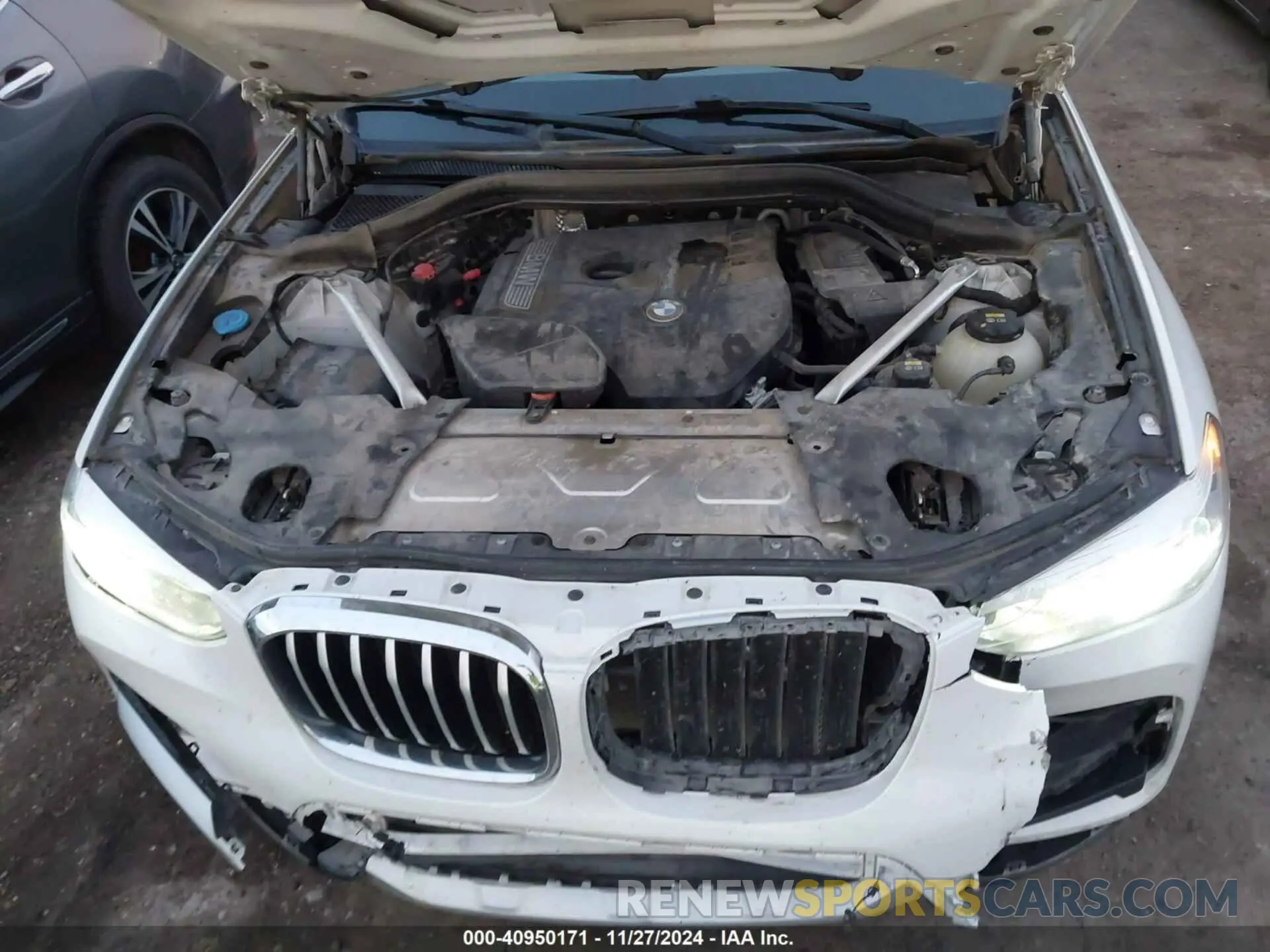 10 Фотография поврежденного автомобиля 5UXTR7C51KLF31956 BMW X3 2019