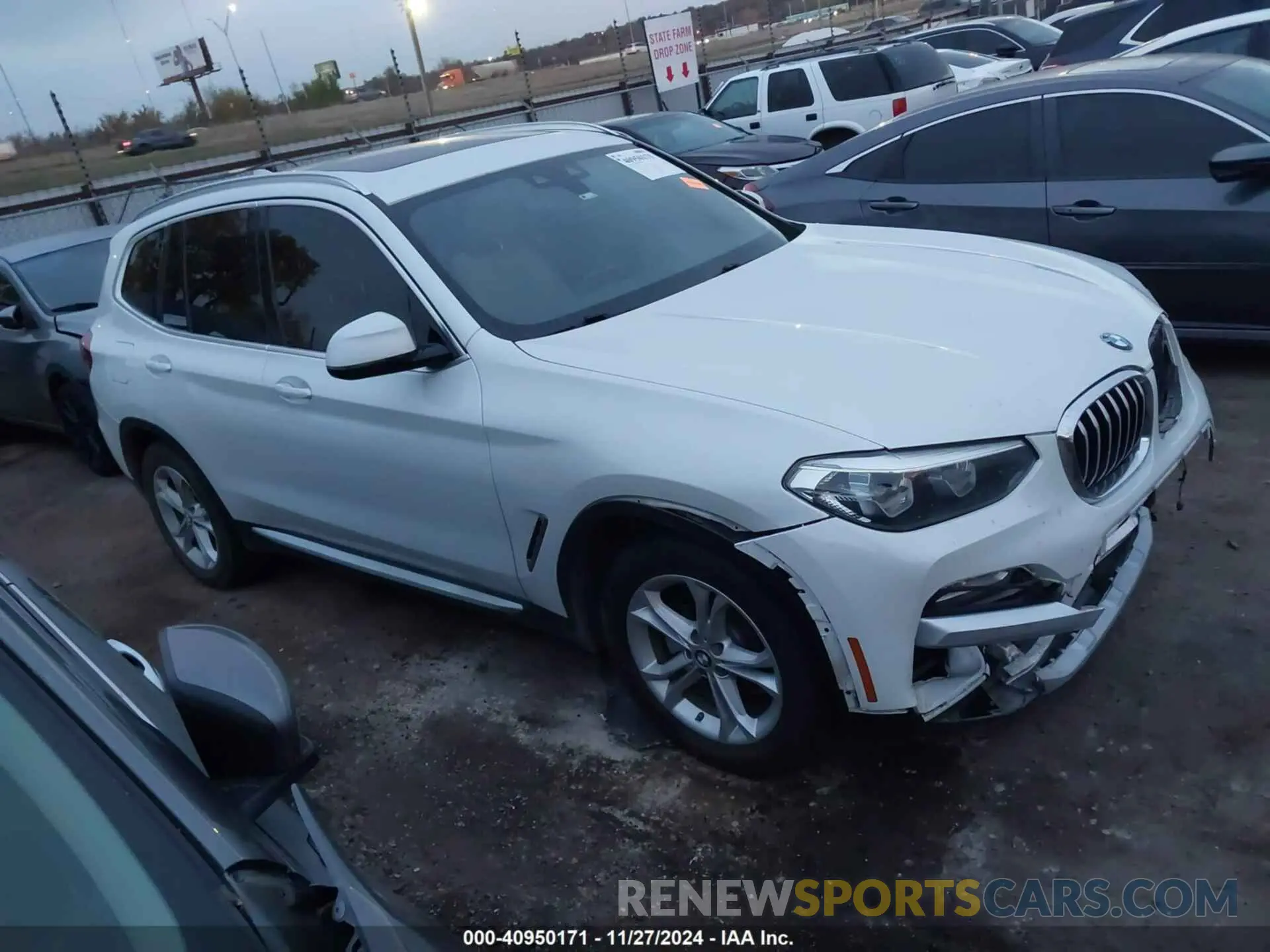13 Фотография поврежденного автомобиля 5UXTR7C51KLF31956 BMW X3 2019