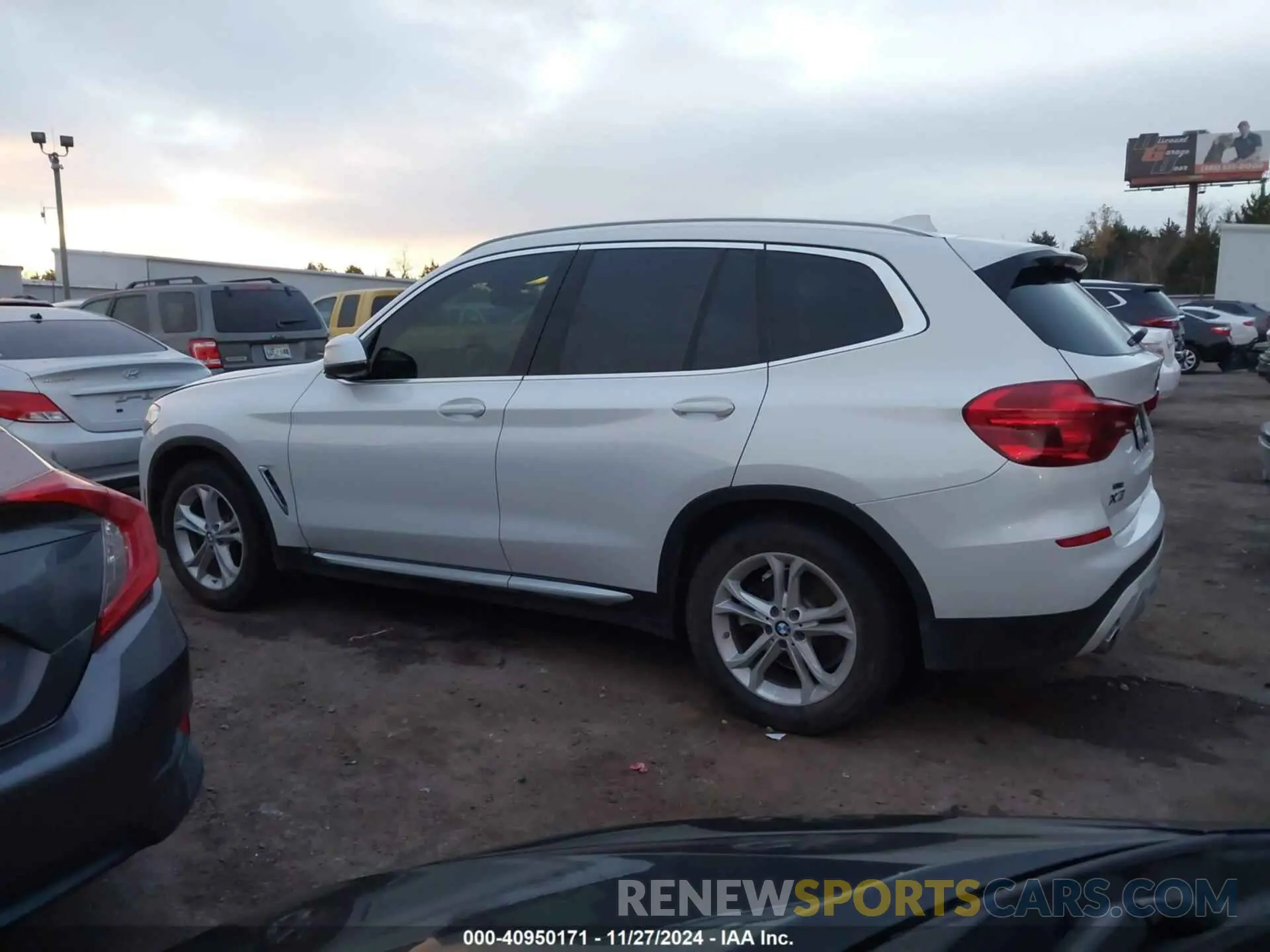 14 Фотография поврежденного автомобиля 5UXTR7C51KLF31956 BMW X3 2019