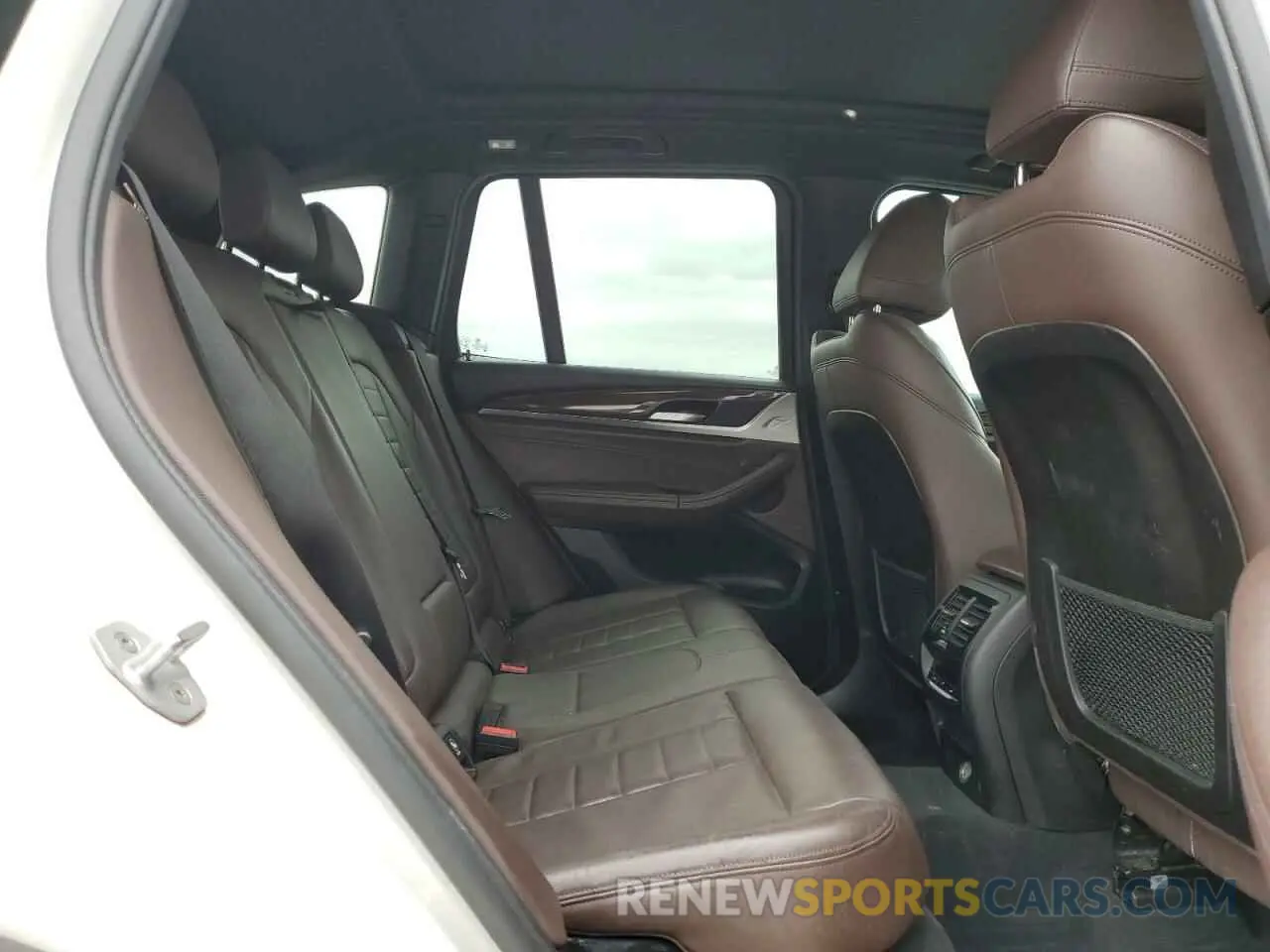 11 Photograph of a damaged car 5UXTR7C51KLR45218 BMW X3 2019