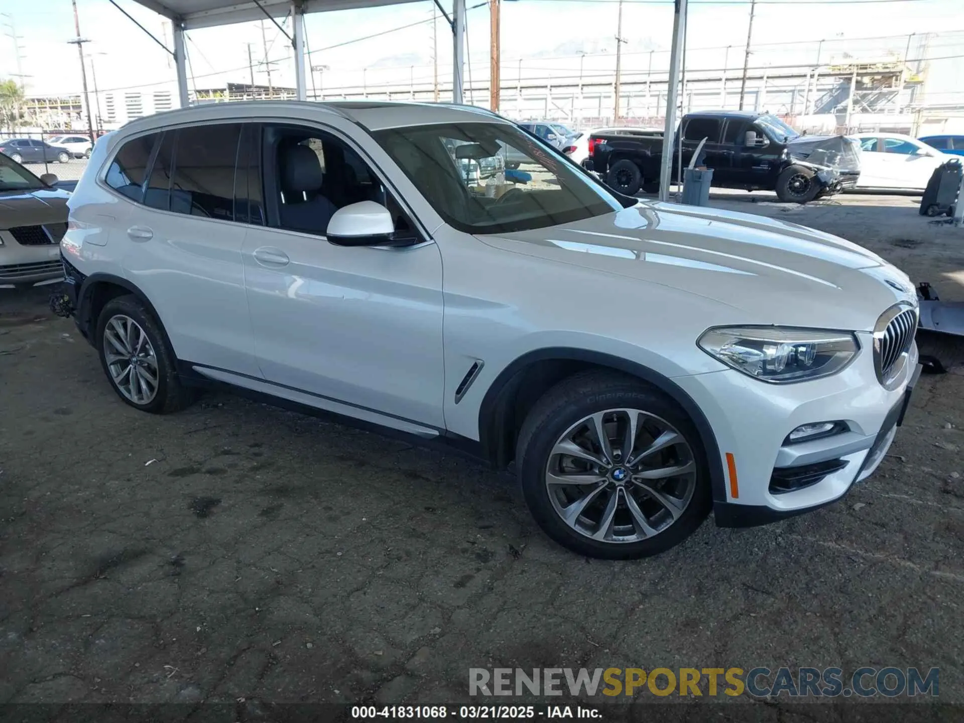 1 Фотография поврежденного автомобиля 5UXTR7C51KLR46028 BMW X3 2019