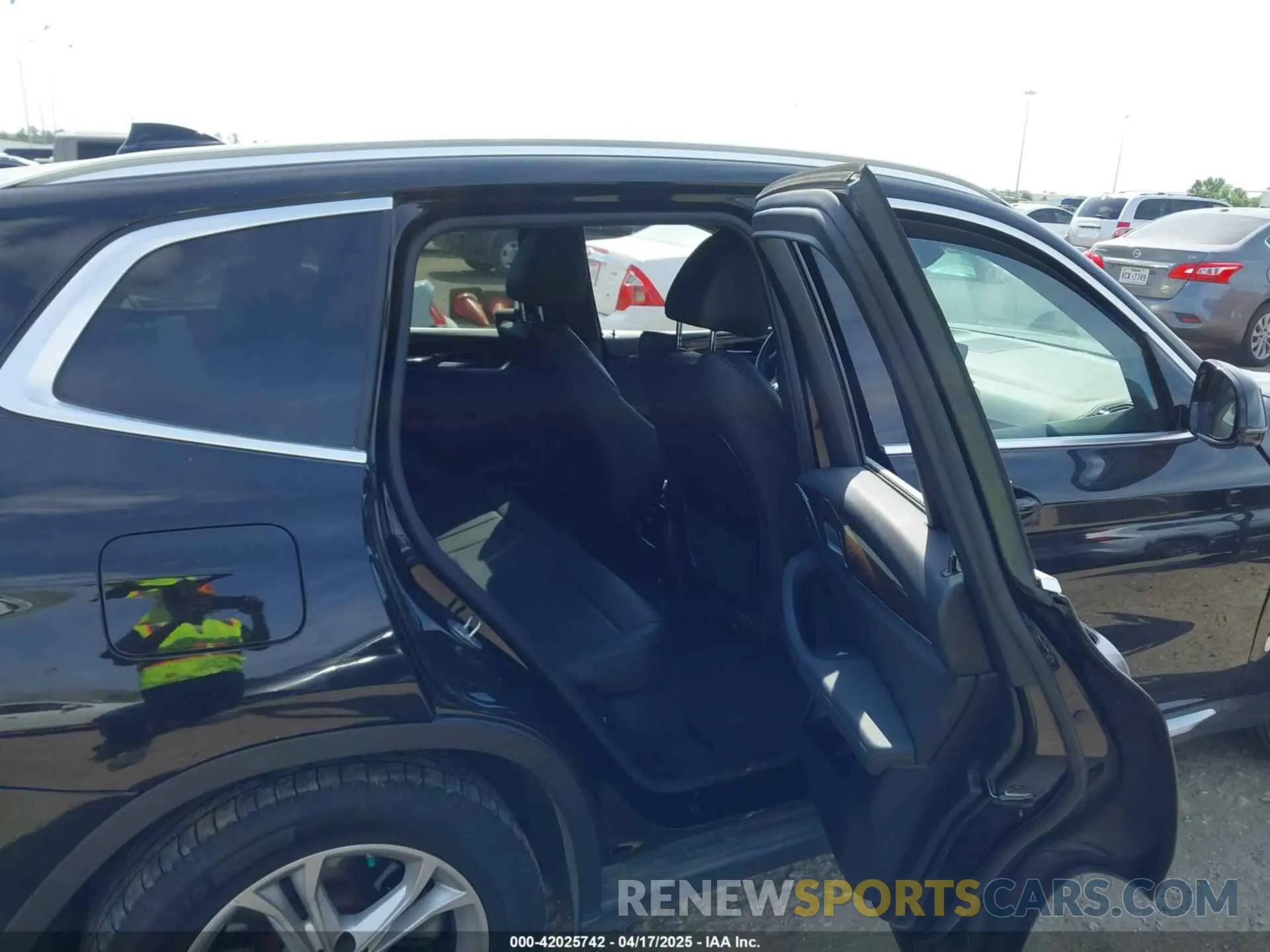 8 Photograph of a damaged car 5UXTR7C51KLR47213 BMW X3 2019