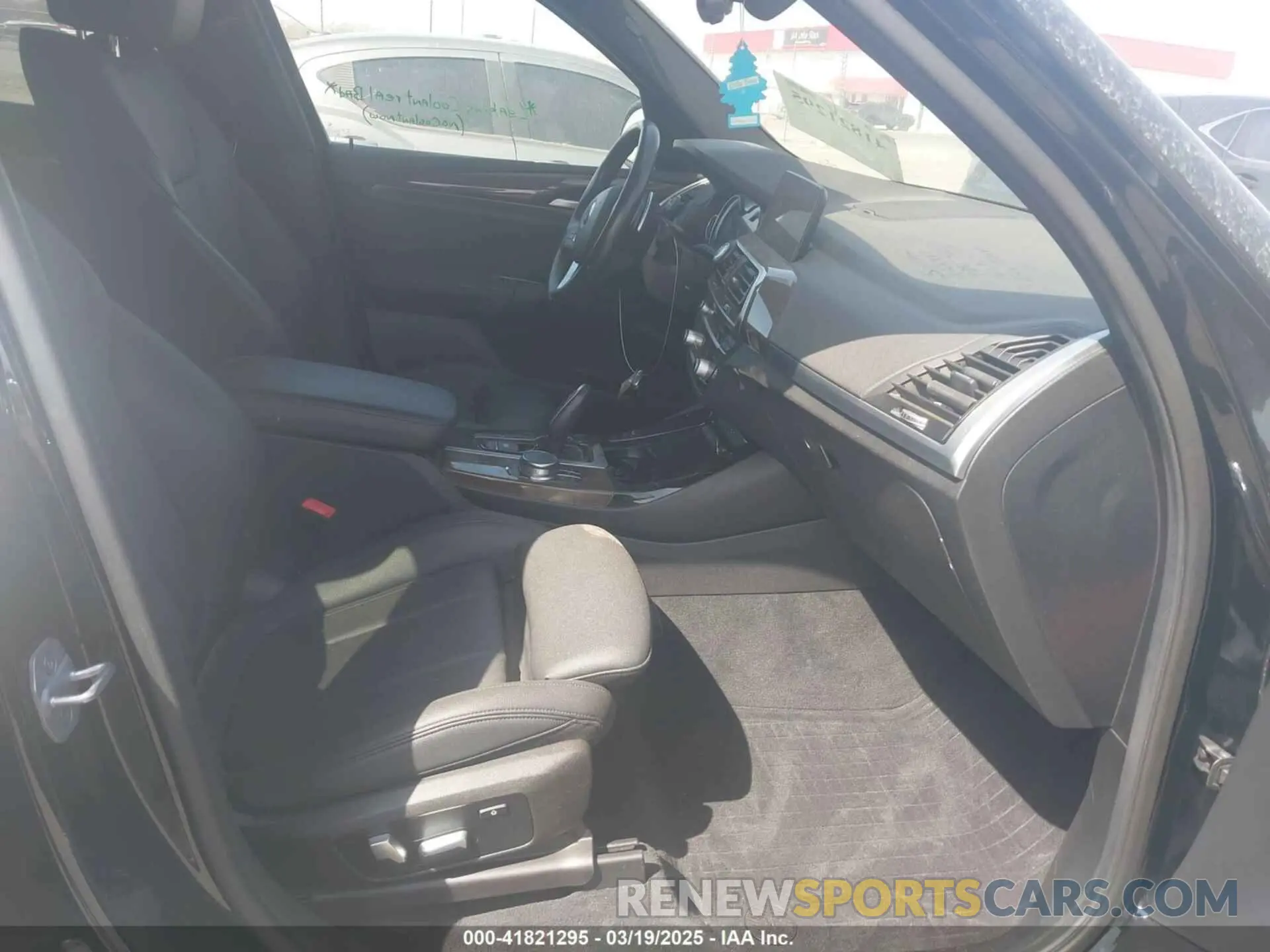 5 Photograph of a damaged car 5UXTR7C52KLF24627 BMW X3 2019