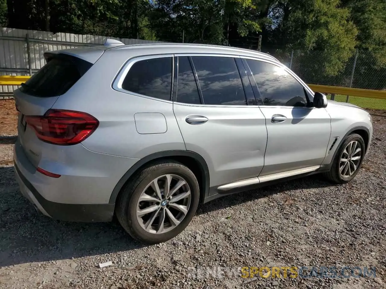 3 Photograph of a damaged car 5UXTR7C52KLF30587 BMW X3 2019