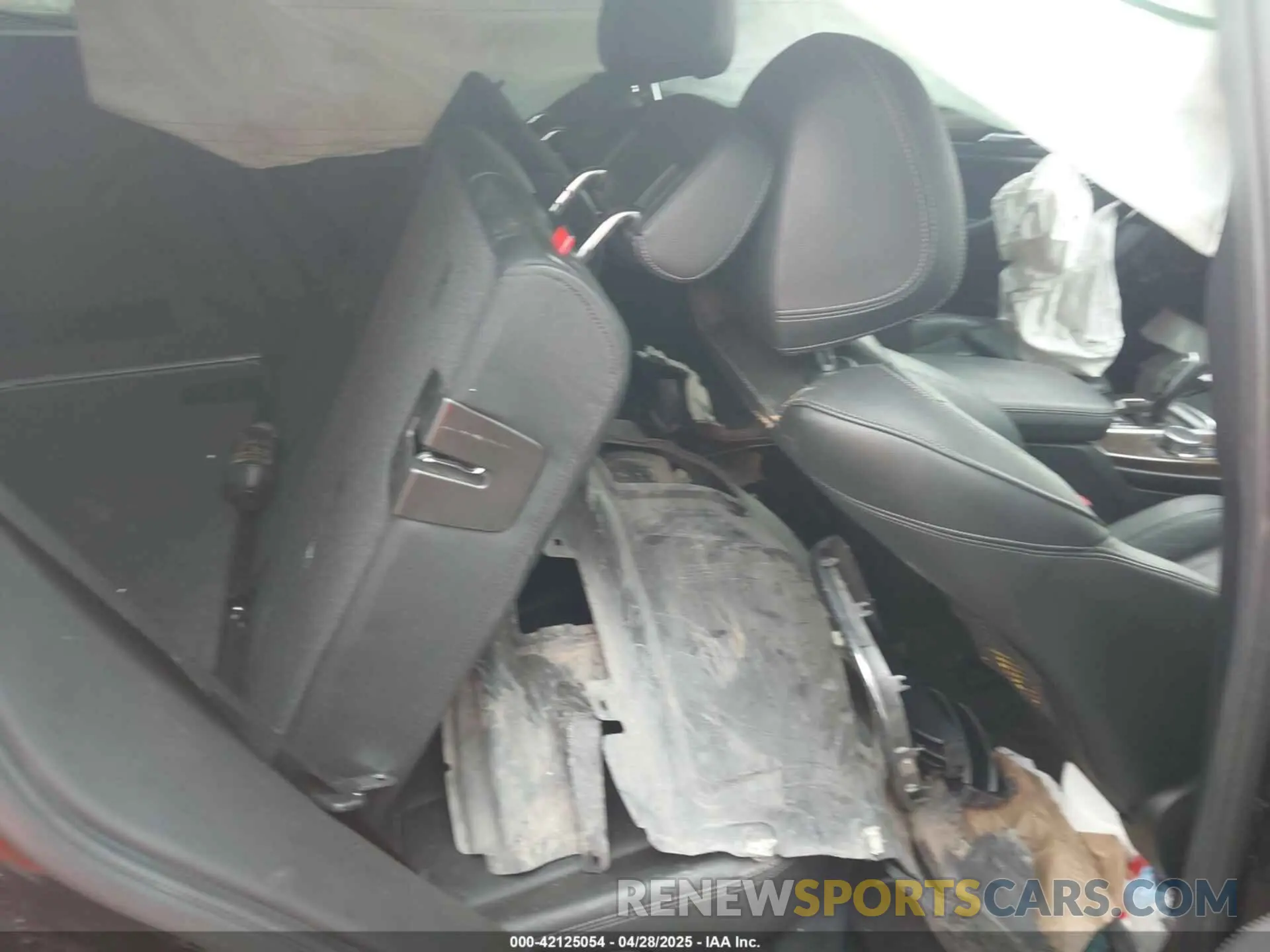 8 Photograph of a damaged car 5UXTR7C52KLF31478 BMW X3 2019