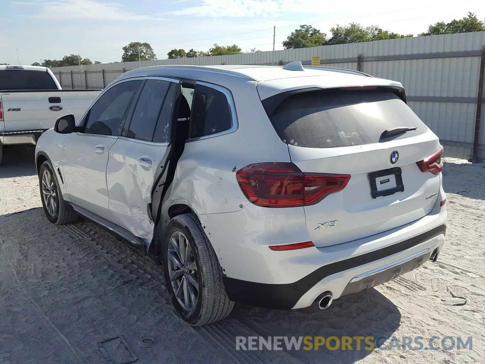 3 Photograph of a damaged car 5UXTR7C52KLR52145 BMW X3 2019