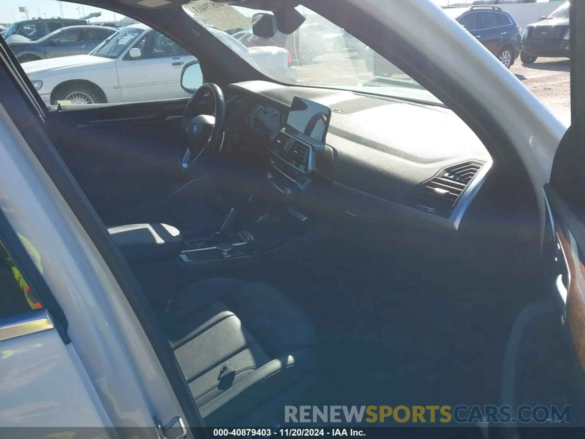 5 Photograph of a damaged car 5UXTR7C53KLF25074 BMW X3 2019