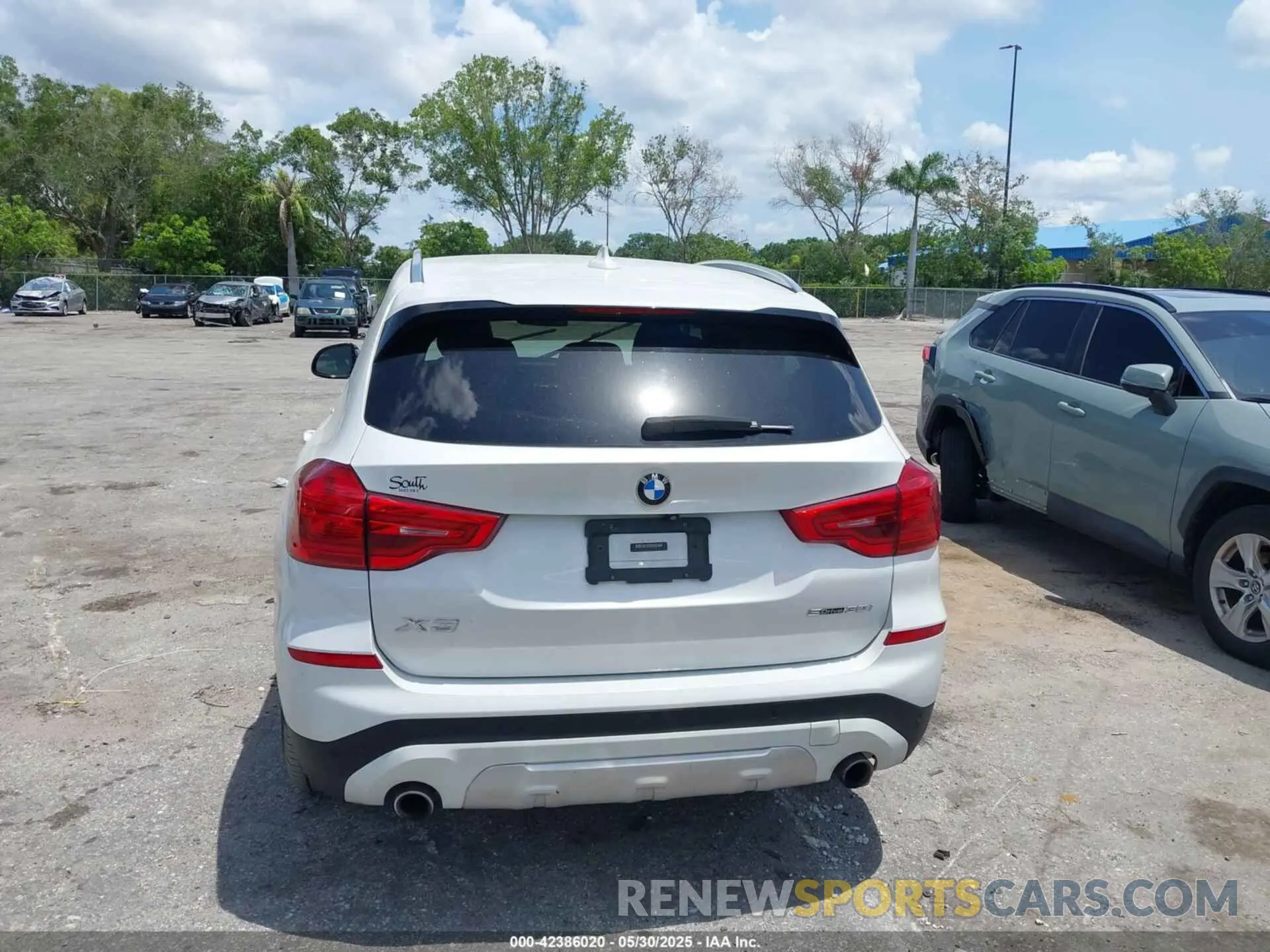 16 Photograph of a damaged car 5UXTR7C53KLF31232 BMW X3 2019
