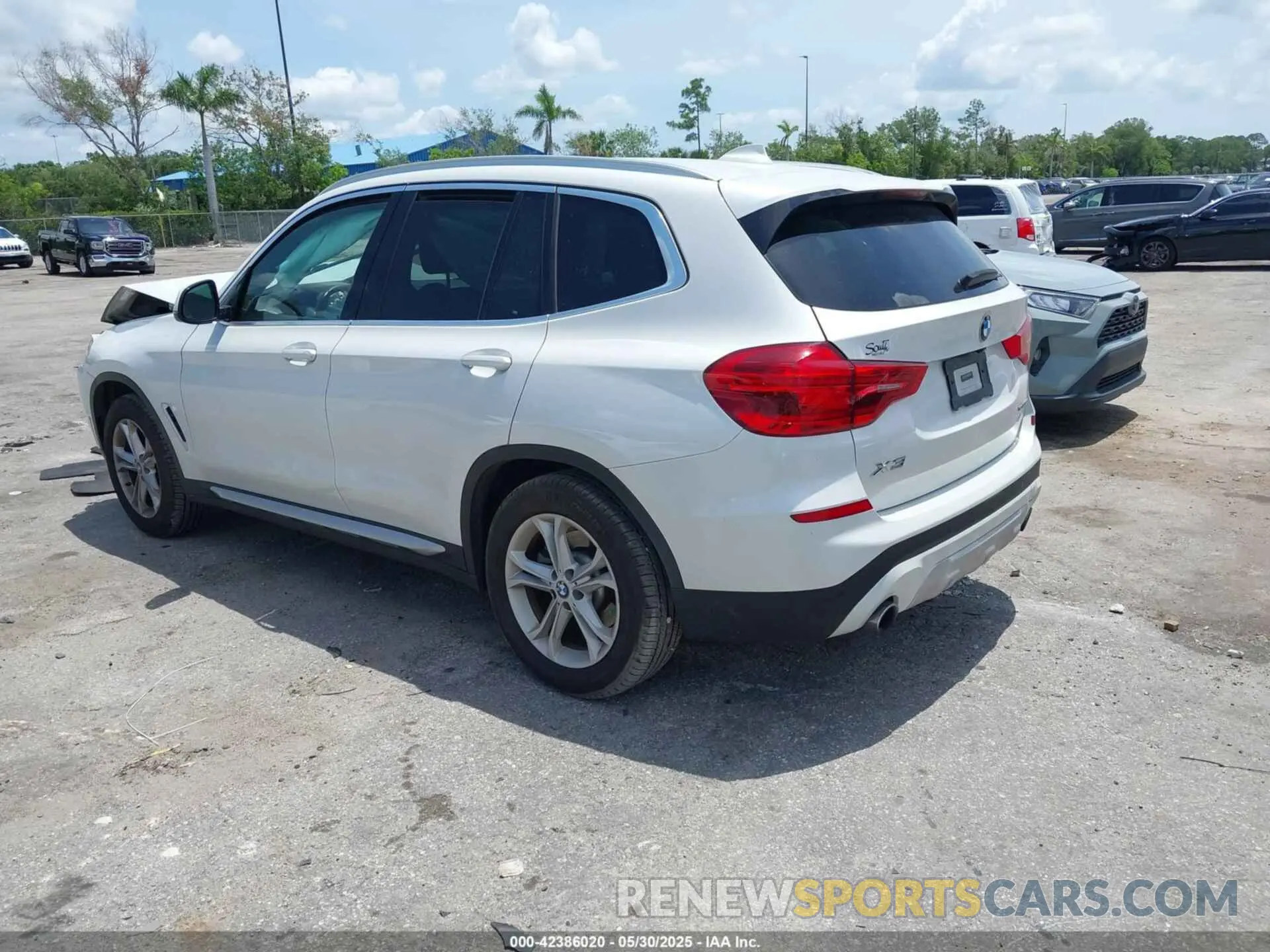 3 Photograph of a damaged car 5UXTR7C53KLF31232 BMW X3 2019