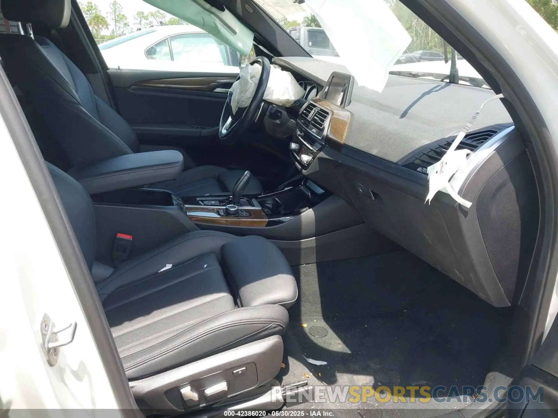 5 Photograph of a damaged car 5UXTR7C53KLF31232 BMW X3 2019