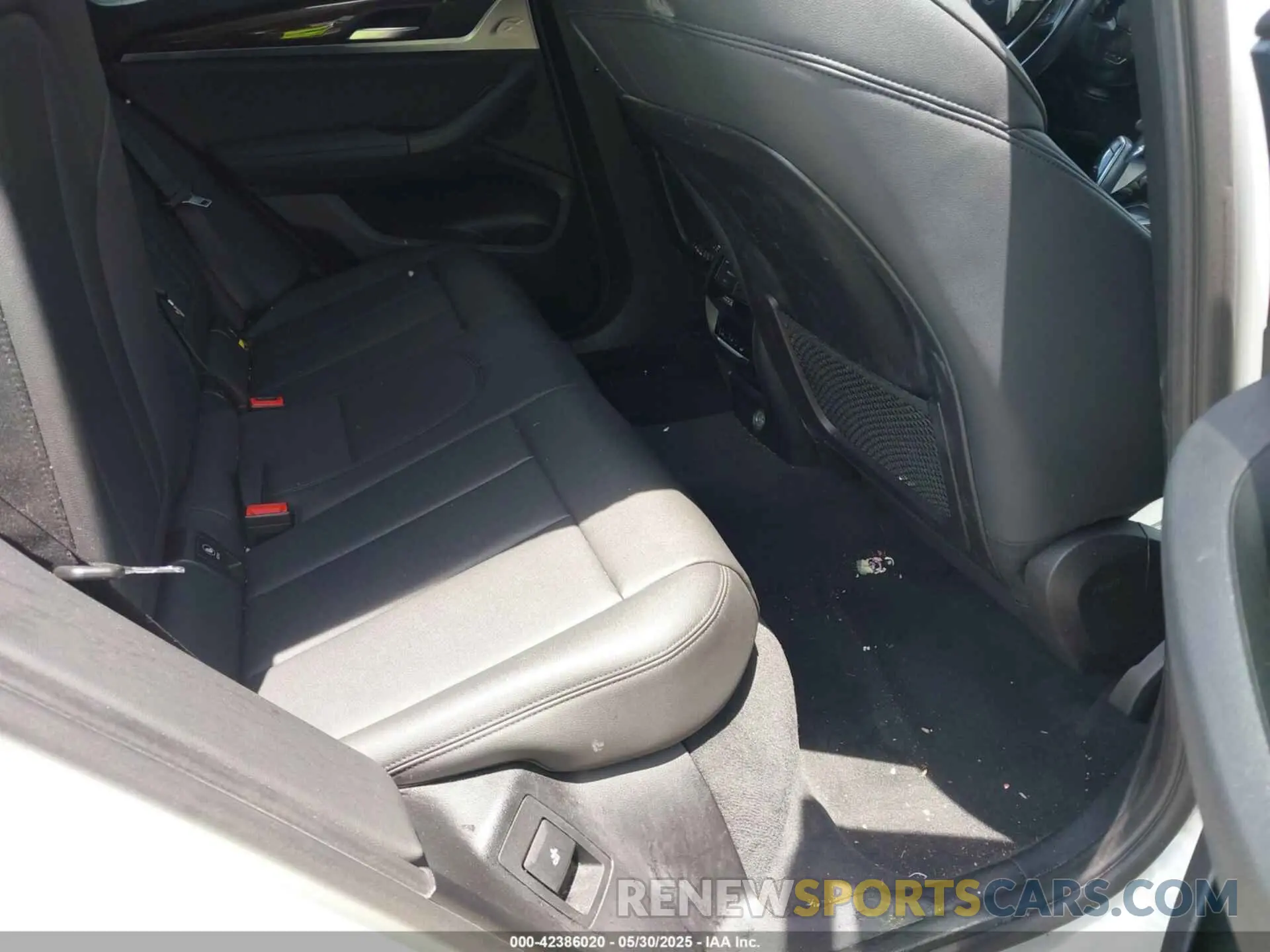 8 Photograph of a damaged car 5UXTR7C53KLF31232 BMW X3 2019