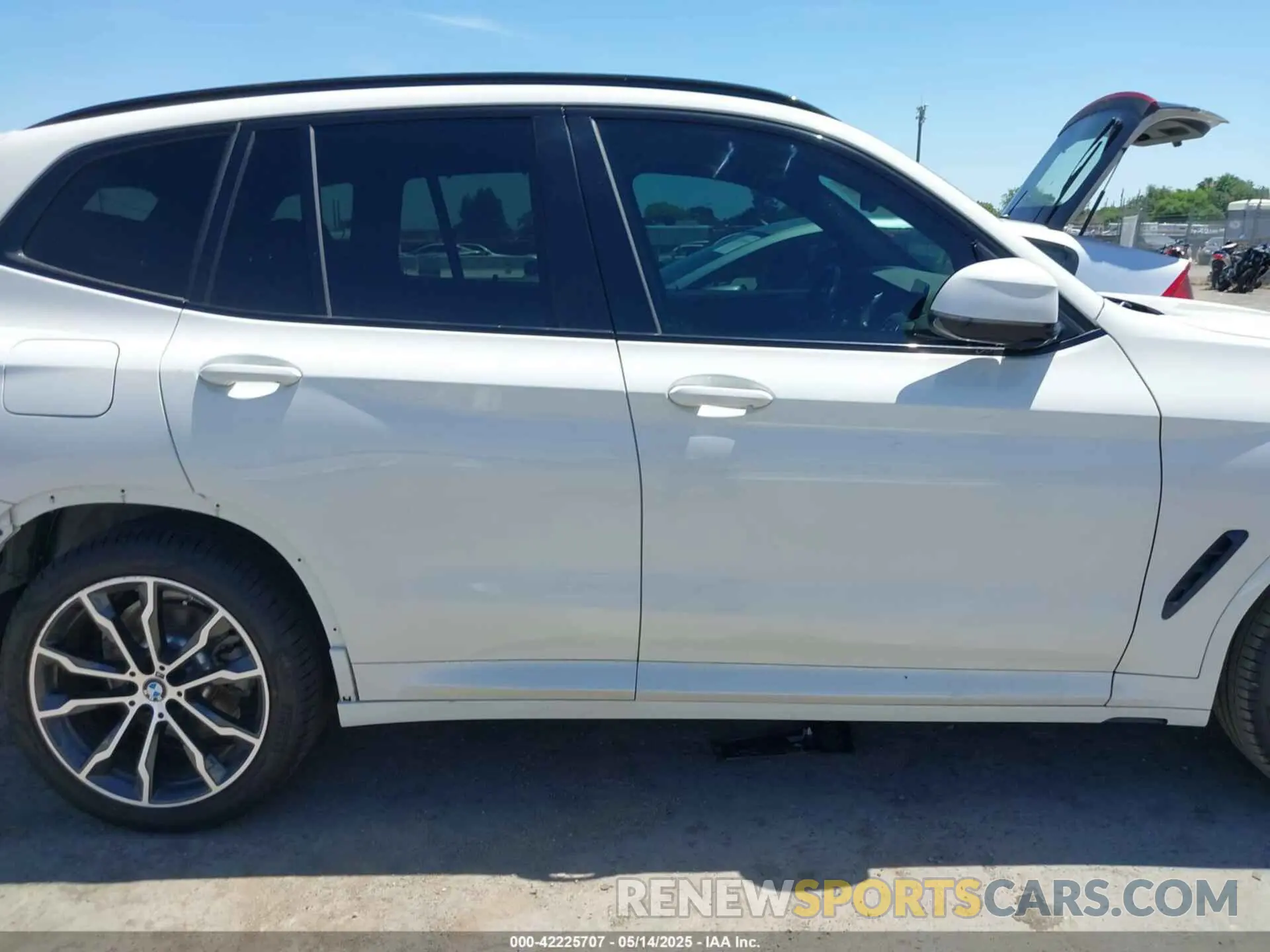 13 Photograph of a damaged car 5UXTR7C53KLR44393 BMW X3 2019