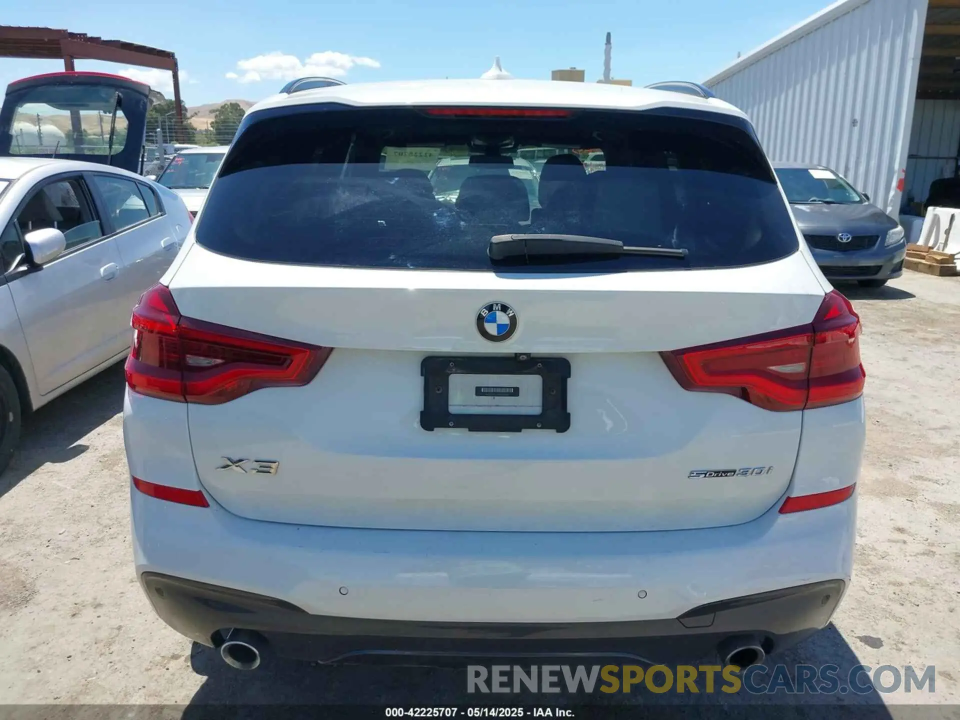 16 Photograph of a damaged car 5UXTR7C53KLR44393 BMW X3 2019