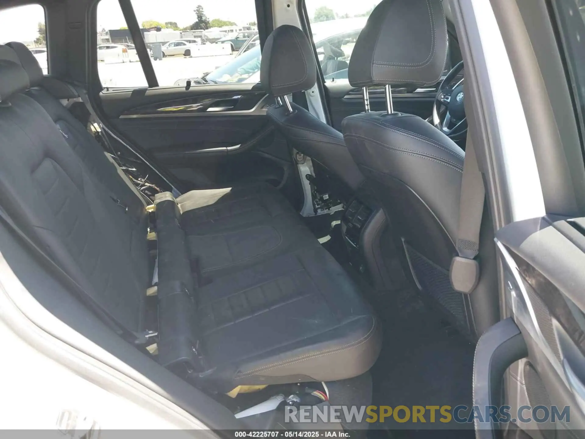 8 Photograph of a damaged car 5UXTR7C53KLR44393 BMW X3 2019