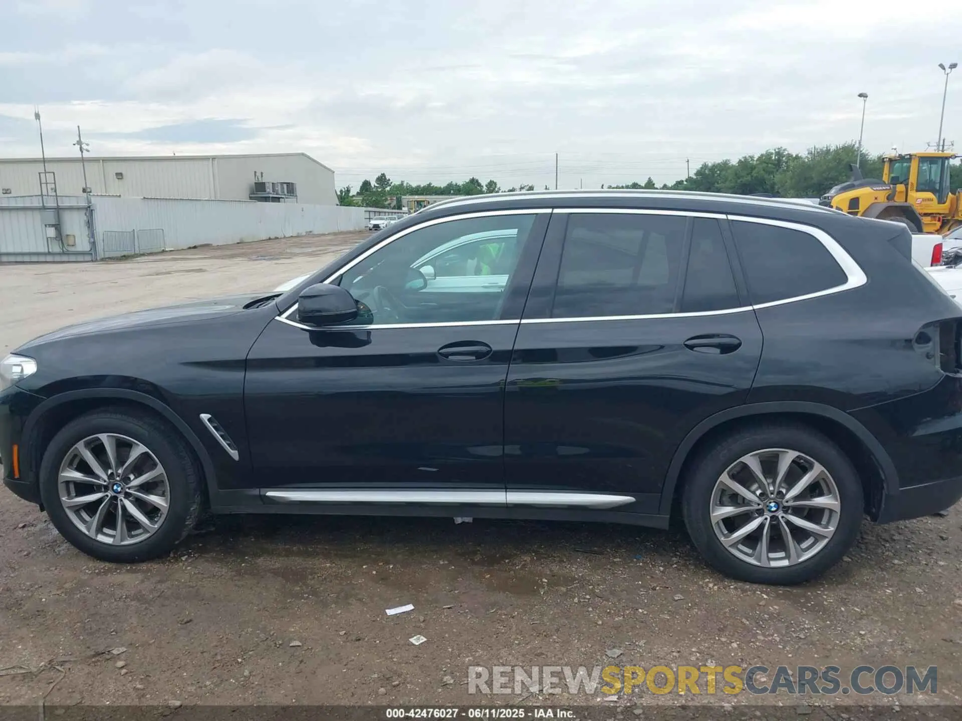 15 Photograph of a damaged car 5UXTR7C53KLR50033 BMW X3 2019