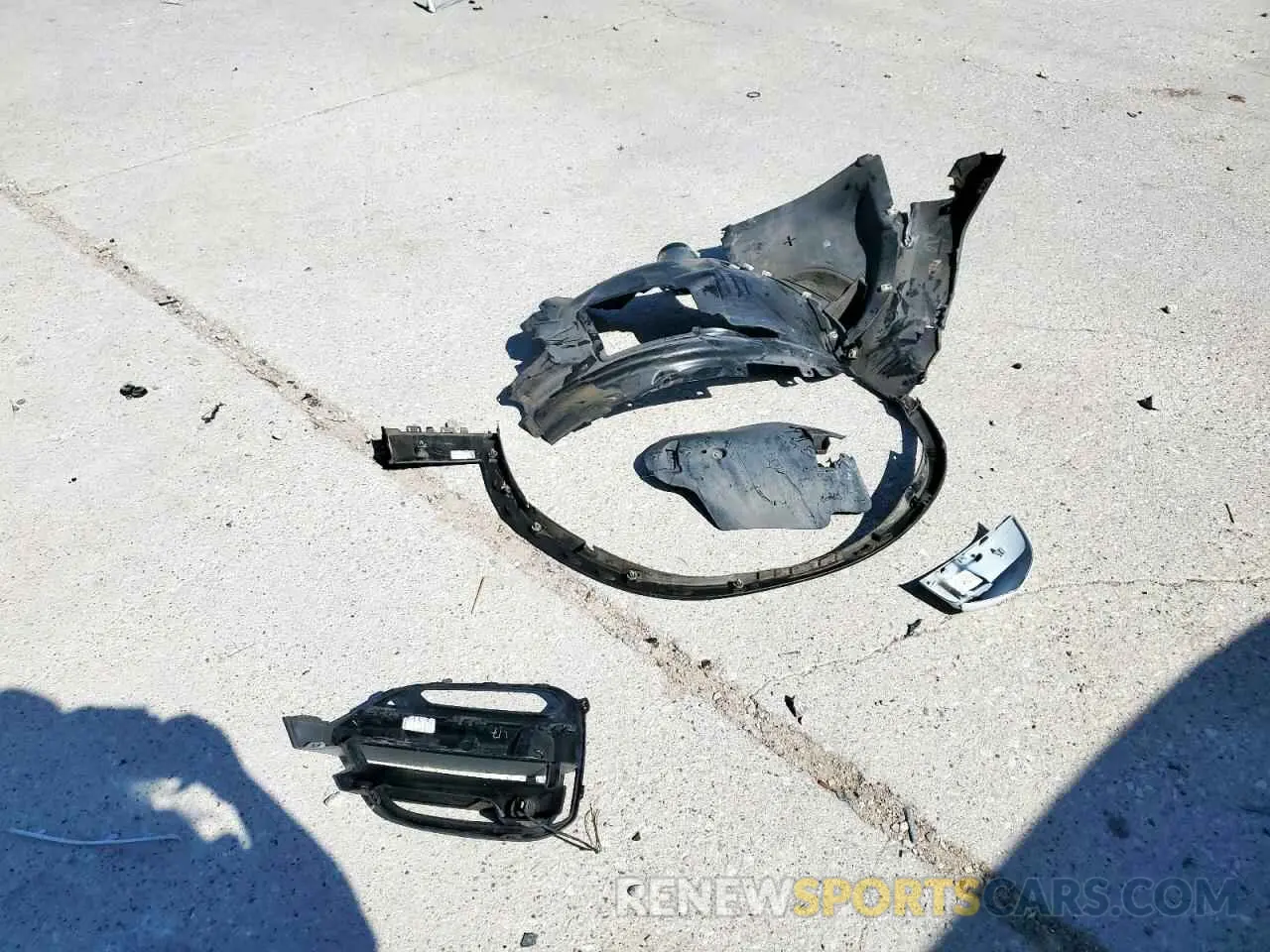 13 Photograph of a damaged car 5UXTR7C54KLF31126 BMW X3 2019