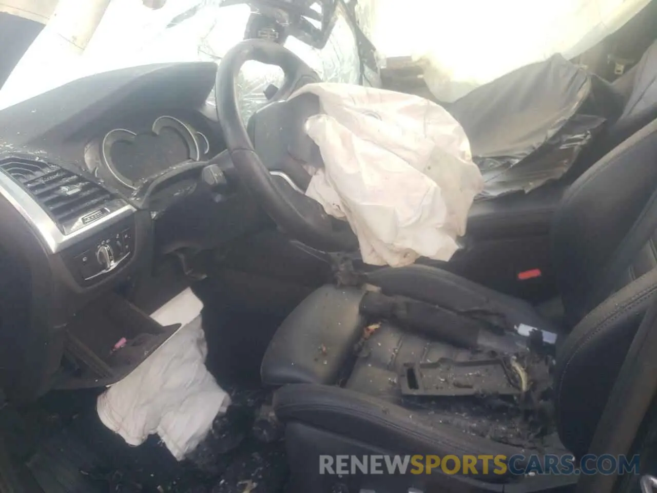 5 Photograph of a damaged car 5UXTR7C54KLF32115 BMW X3 2019