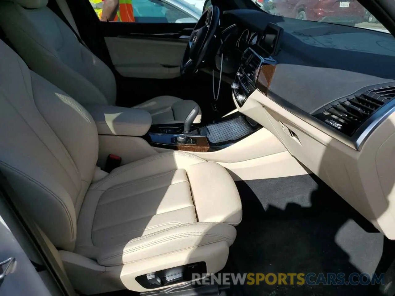5 Photograph of a damaged car 5UXTR7C54KLF37220 BMW X3 2019
