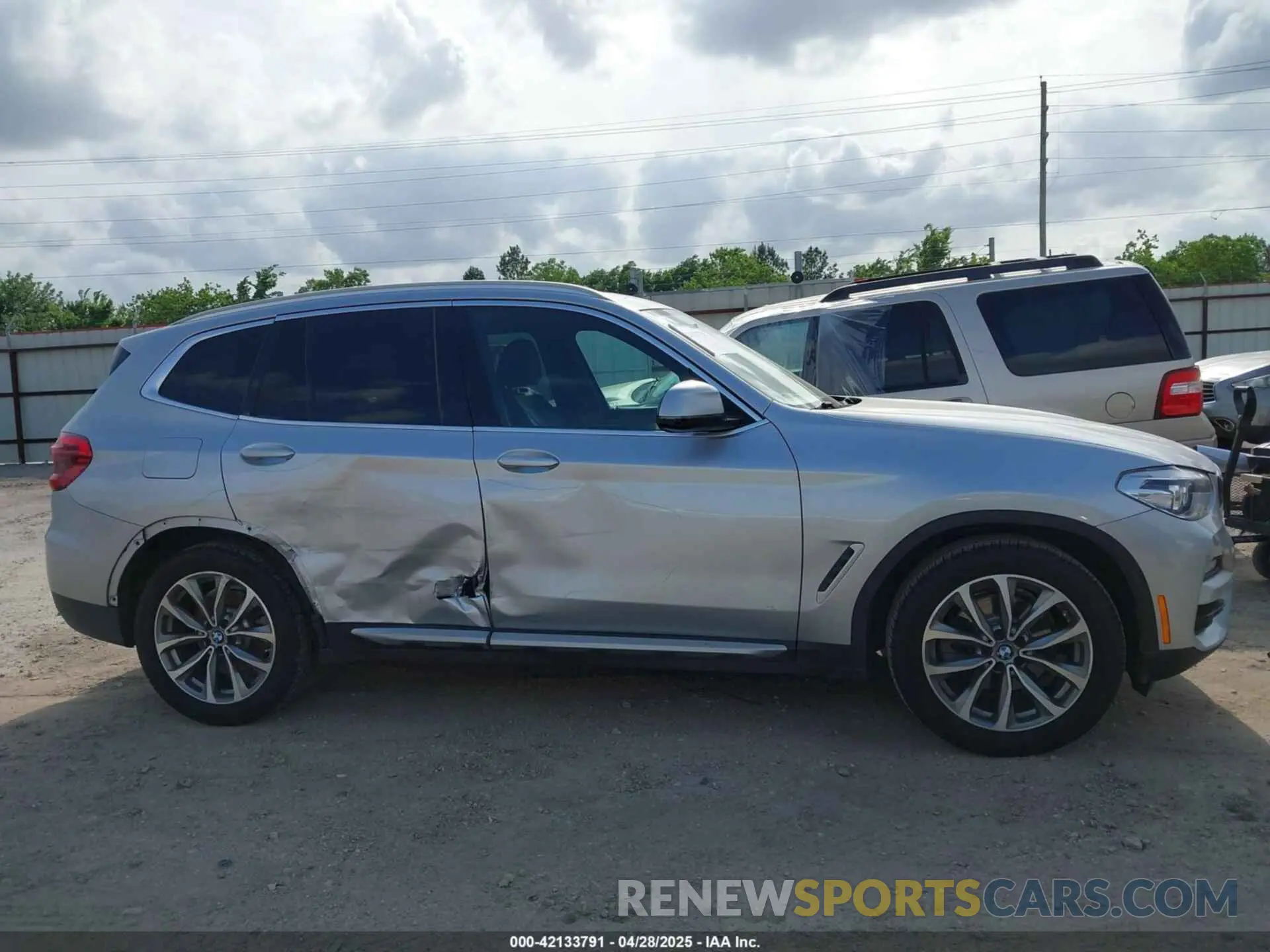 13 Фотография поврежденного автомобиля 5UXTR7C54KLR52907 BMW X3 2019