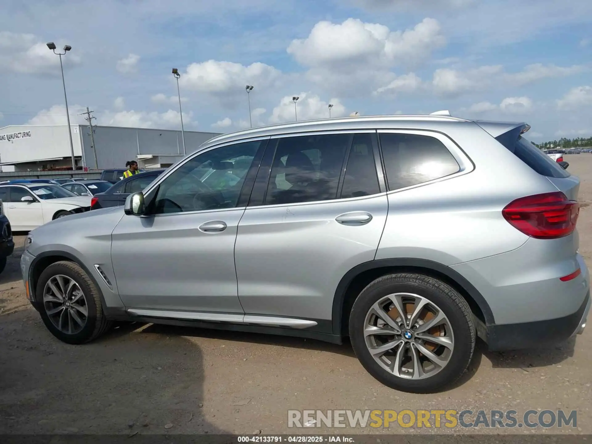 14 Фотография поврежденного автомобиля 5UXTR7C54KLR52907 BMW X3 2019